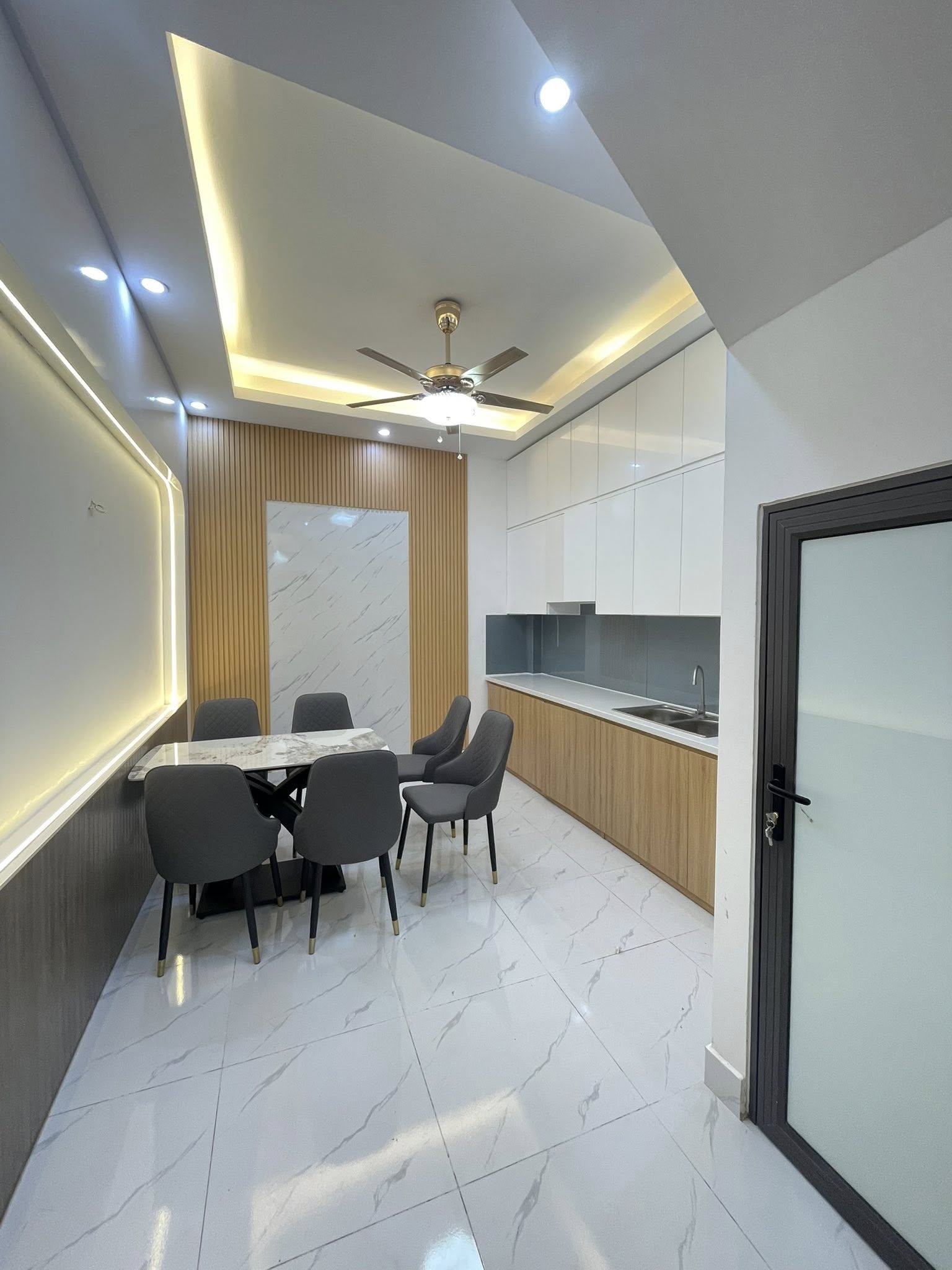 Bán nhà Đào Tấn 35m 4 Tầng Ngõ thông, kinh doanh giá 6.9 tỷ - Ảnh 1