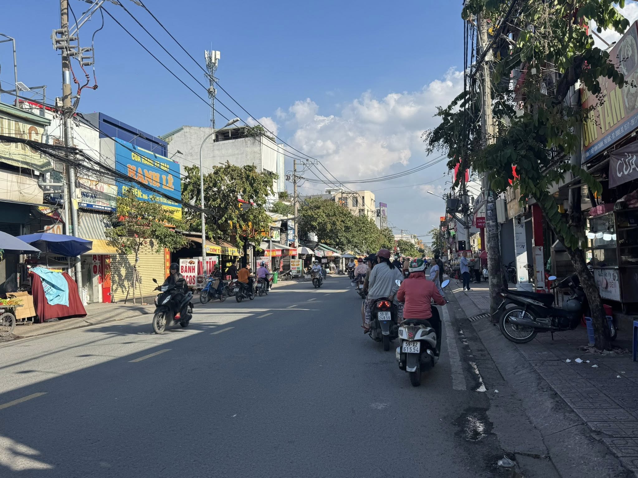 Bán nhà Mặt tiền Hiệp Bình, gần QL13 vào, ngay Vạn Phúc, 10x30m 2 tầng cũ,  sổ A4, 45 tỷ. - Ảnh 1