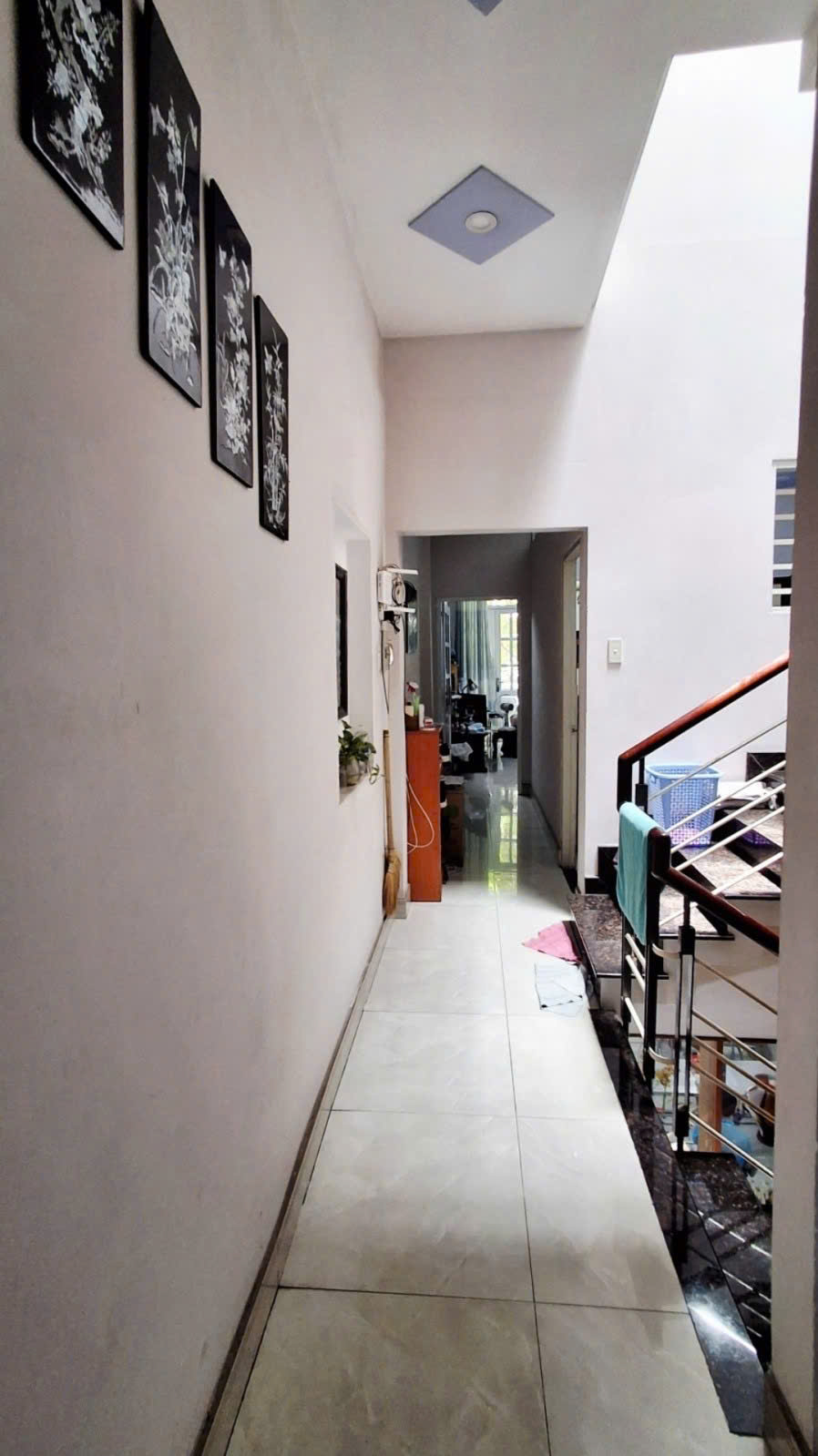 Bán nhà Mặt Tiền Nguyễn Hồng Đào - giao Bàu Cát, 4,1x16,5m, 4 Tầng, 4PN, chào 17,9 tỷ. - Ảnh 1