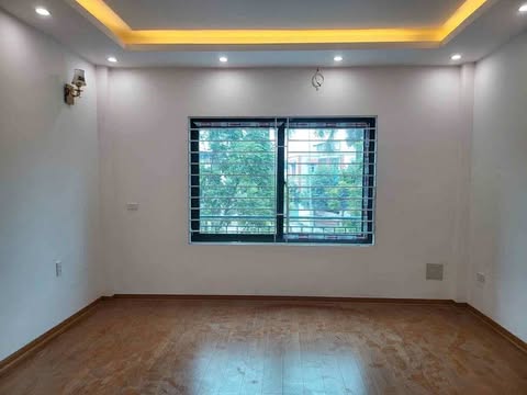 Đại cát ô tô 7 chỗ đỗ cửa, trước nhà. Sân chơi rộng đỗ nhiều ô tô, sân chơi rộng tập thể dục. - Ảnh 3