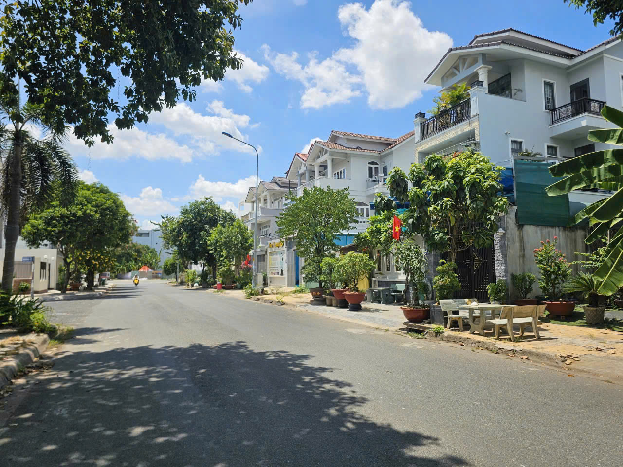 Chính Chủ Bán Mặt Tiền 20, P.Phước Long B, Q.9. DT: (8 x 20m), Chỉ 19 tỷ 500 Triệu, Tell: - Ảnh chính