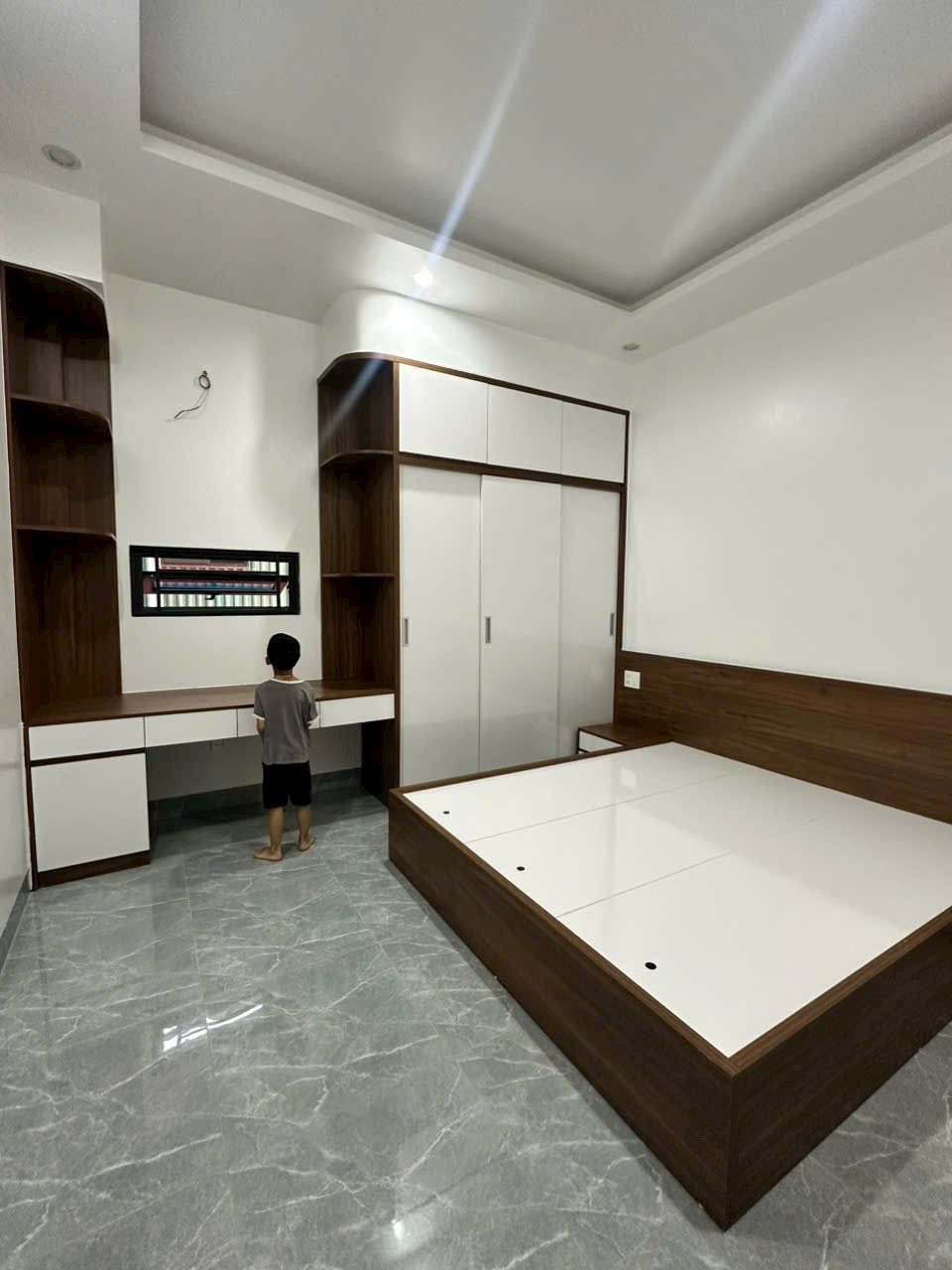 Bán căn nhà 3 tầng ngõ phố Bình Lộc, ph Lê Thanh Nghị, Tây HP, 52.6m2, 3 ngủ, 3vs, mt 4m - Ảnh 5