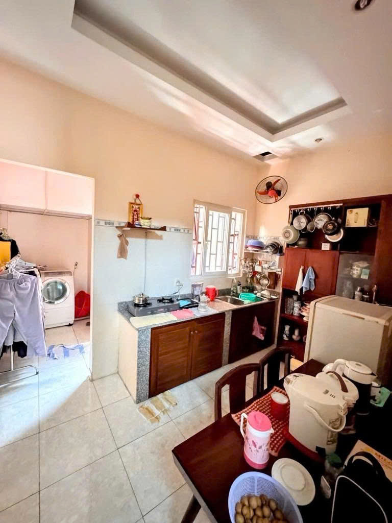 Bán nhà 2 tầng 72m2 - Gần Nguyễn Sơn, Đường số 5 - Chợ Bình Long - hơn 4 tỷ - Ảnh 1