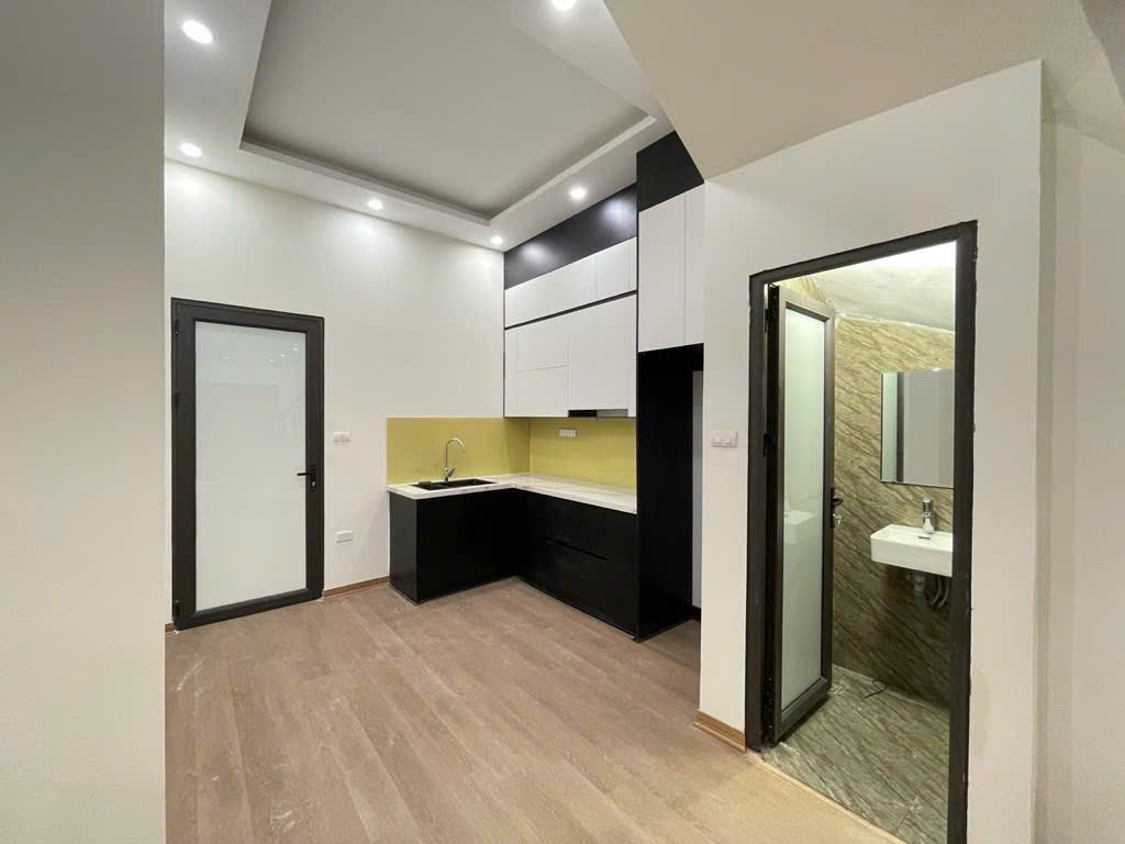 CỰC HIẾM, CHỈ 11.X TỶ, NHÀ DÂN XÂY LÕI NGUYỄN SƠN 45M, 5T, MT4M, 2 THOÁNG, Ô TÔ ĐỖ CỬA. - Ảnh 2