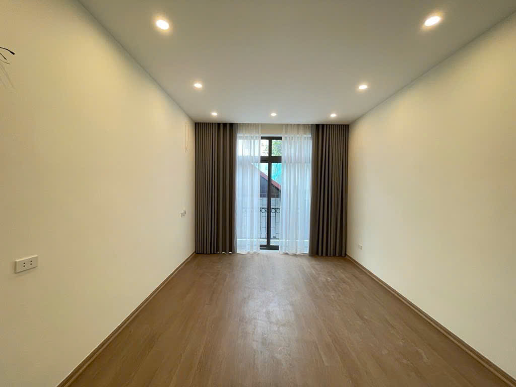 CỰC HIẾM, CHỈ 11.X TỶ, NHÀ DÂN XÂY LÕI NGỌC LÂM 45M, 5T, MT4M, 2 THOÁNG, Ô TÔ ĐỖ CỬA. - Ảnh 2