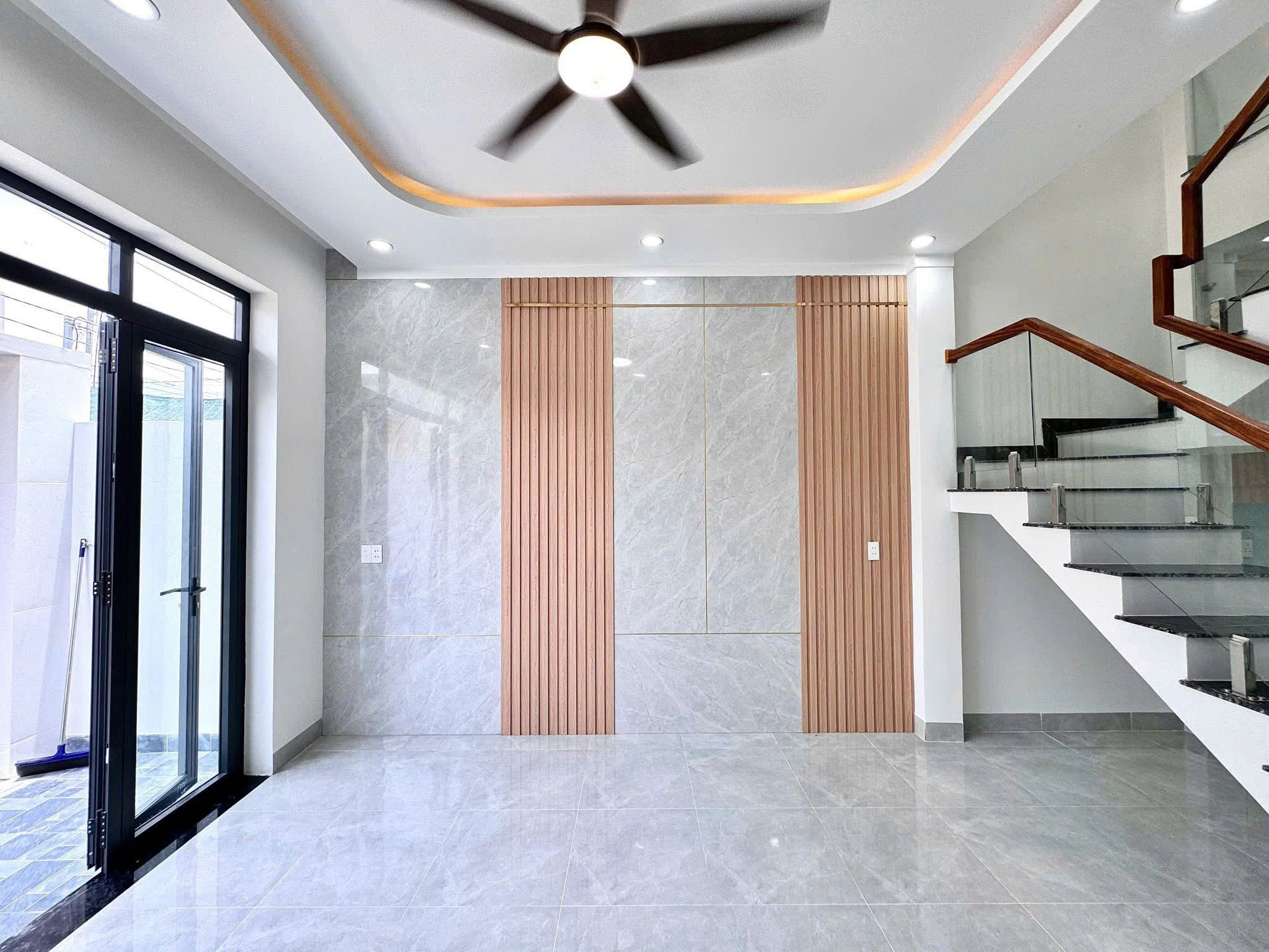 Chính chủ cần bán căn nhà gác lửng gần chợ Thạnh Phú - Ảnh chính