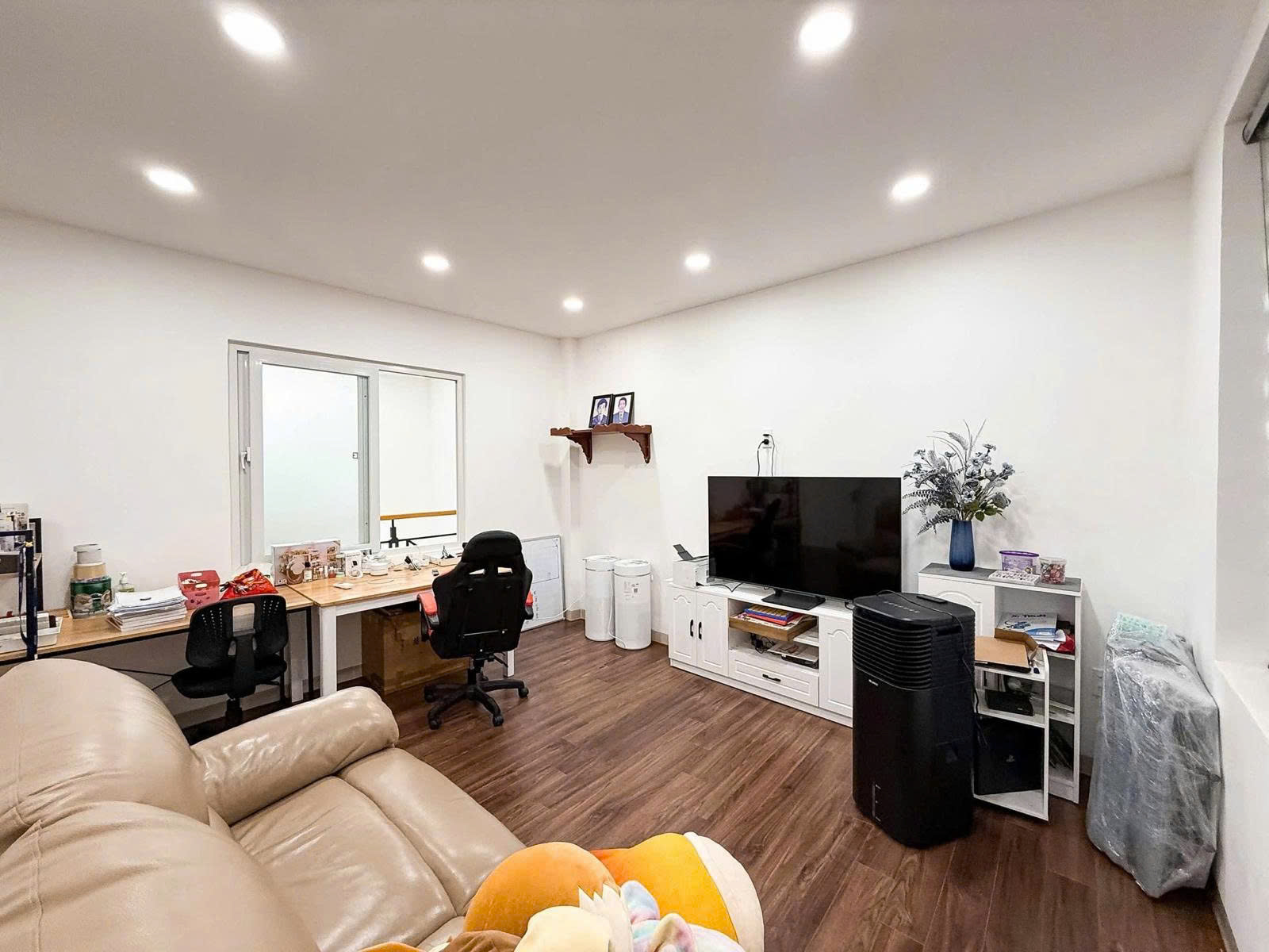 SIÊU PHẨM - DÒNG TIỀN SÁT QUẬN 1 90m2 -  chỉ 11.99 tỷ - Ảnh 2