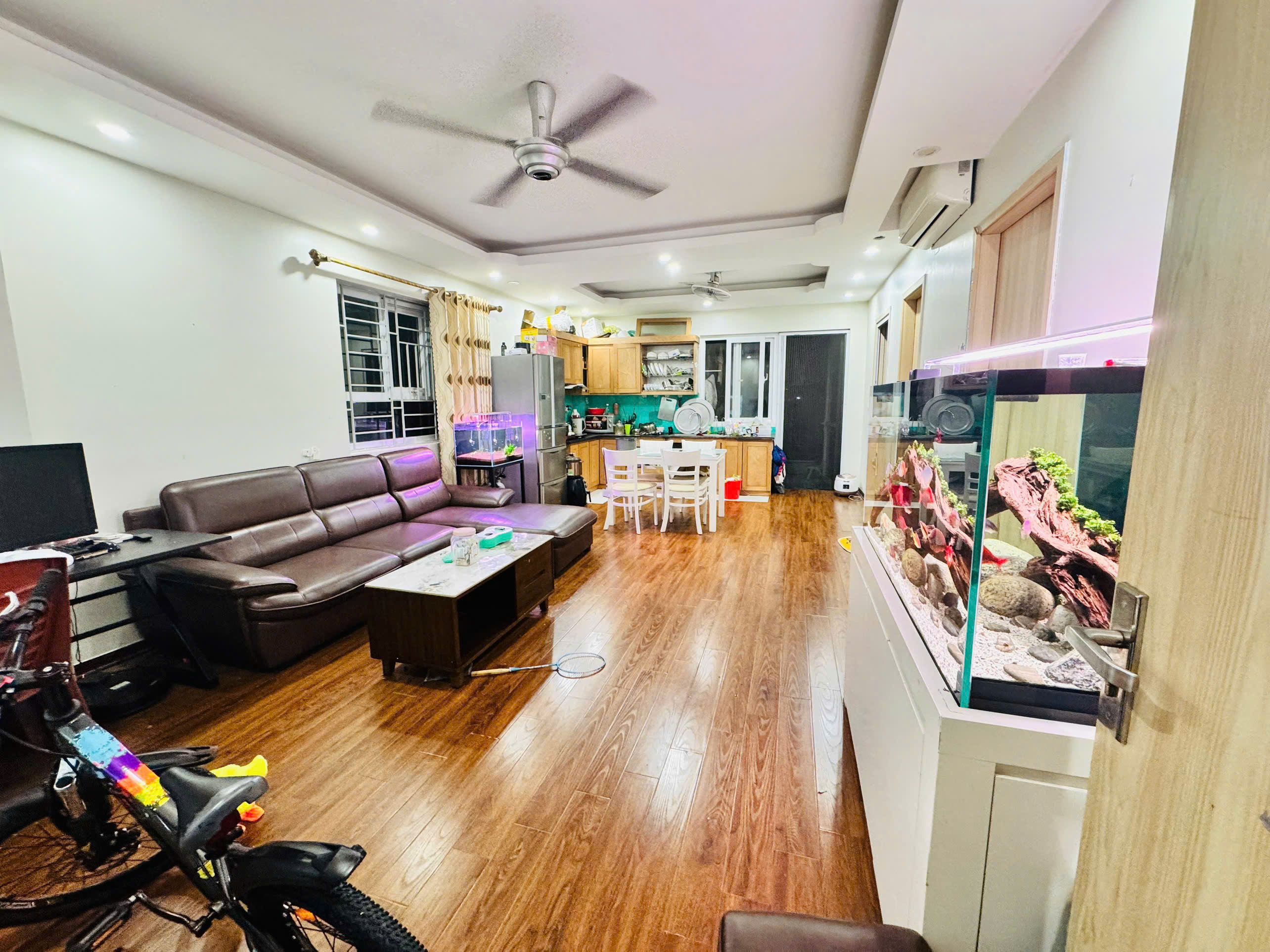 Bán căn góc 2 ngủ full đồ  view hồ chung cư Thanh Hà - Ảnh chính