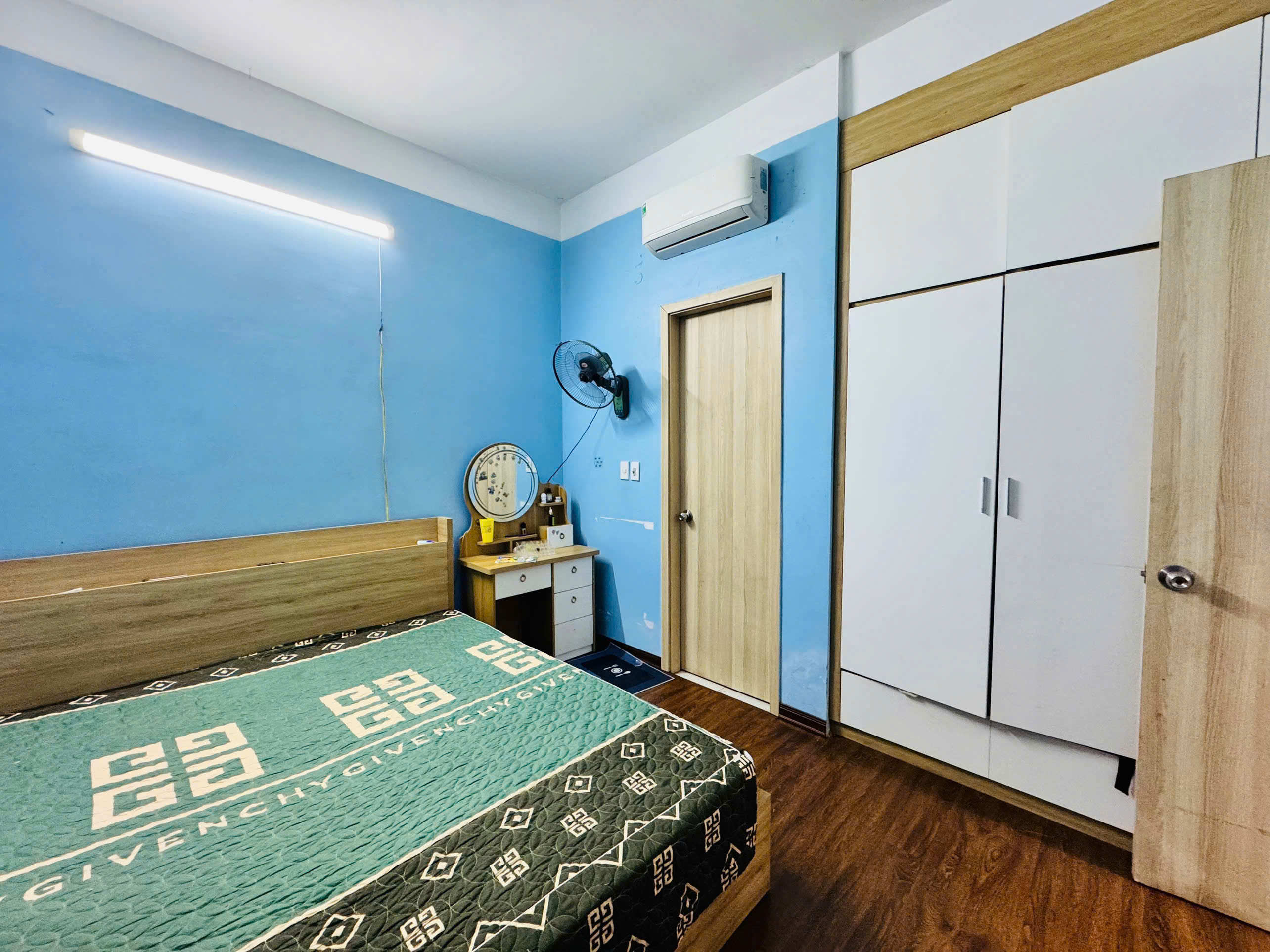 Bán căn góc 2 ngủ full đồ  view hồ chung cư Thanh Hà - Ảnh 4