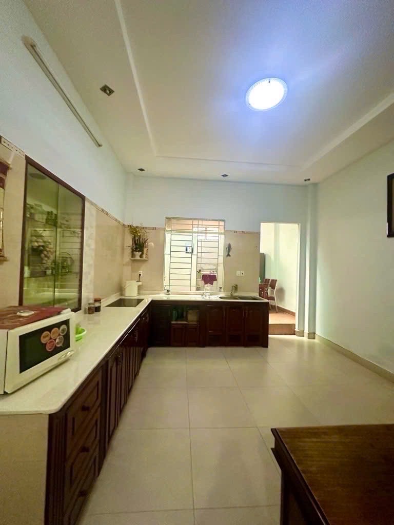 NHÀ MT TÔN THẤT THUYẾT XE HƠI ĐẬU CỬA-- KHU VƯC CÓ TIỀM NĂNG CAO- THÔNG RA NHIỀU HƯỚNG- XÓM CHIẾU , - Ảnh 2