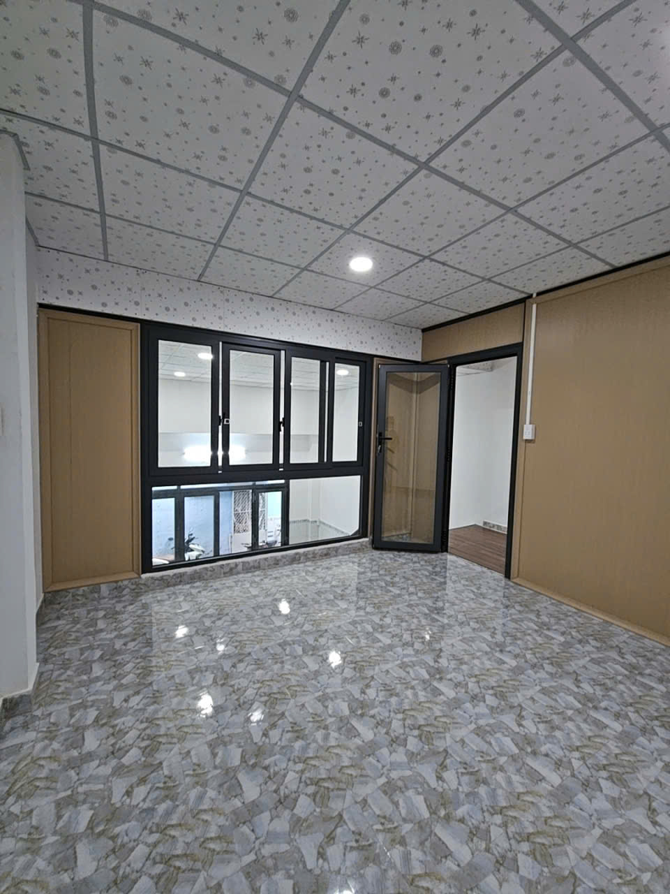 Sát mặt tiền  Trung Tâm Q4 <br>NGANG 4.6 DÀI 12 <br>CÓ 5 TỶ - Ảnh 1