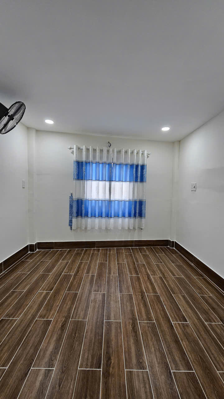 SÁT MẶT TIỀN HẺM NGANG 4M <br>TRUNG TÂM Q4 <br>DIỆN TÍCH SD 42 M2 <br>HƠN 1,5 TỶ SỔ HỒNG RIÊNG - Ảnh 1