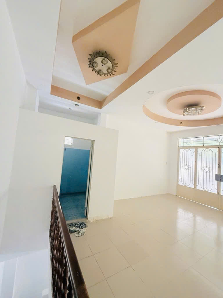 Mặt tiền kinh doanh xe hơi đường số giao Khánh Hội Tân Vĩnh <br>Trung tâm Q 4 <br>Ngang 6 dài 4.5<br>CÓ 6 - Ảnh 3