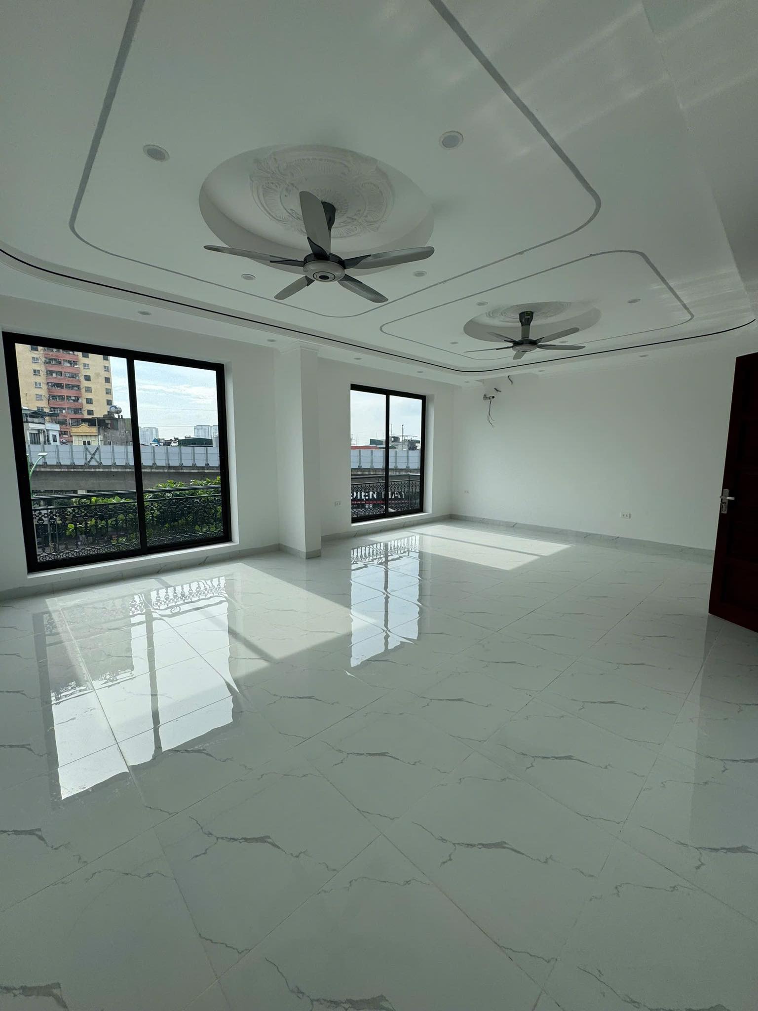 CỰC PHẨM NHÀ MẶT PHỐ QUANG TRUNG HÀ ĐÔNG  - LÔ GÓC - VỈA HÈ 7M - KINH DOANH SẦM UẤT - 5 Ô TÔ TRÁNH - Ảnh 2