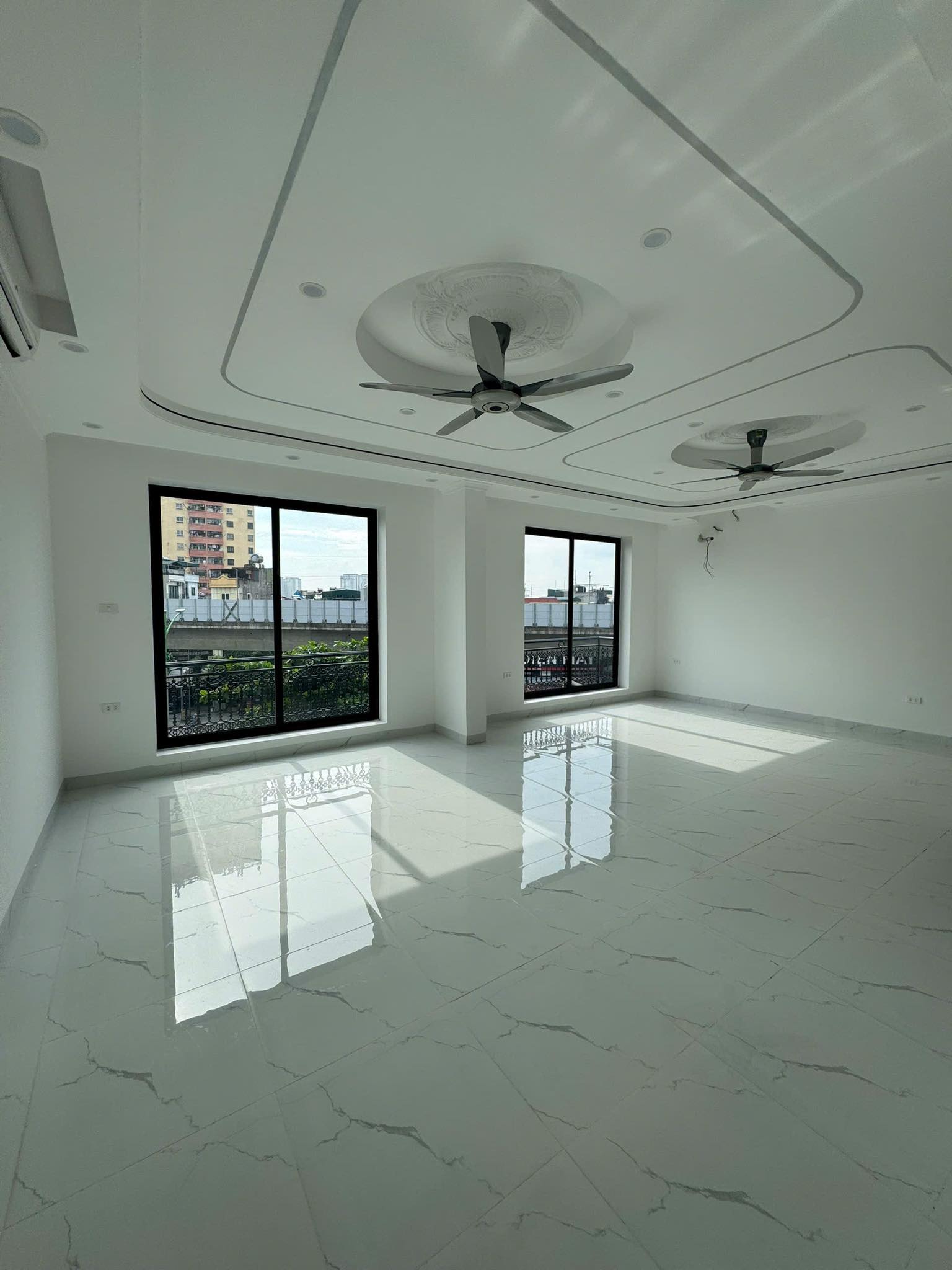 CỰC PHẨM NHÀ MẶT PHỐ QUANG TRUNG HÀ ĐÔNG  - LÔ GÓC - VỈA HÈ 7M - KINH DOANH SẦM UẤT - 5 Ô TÔ TRÁNH - Ảnh 3