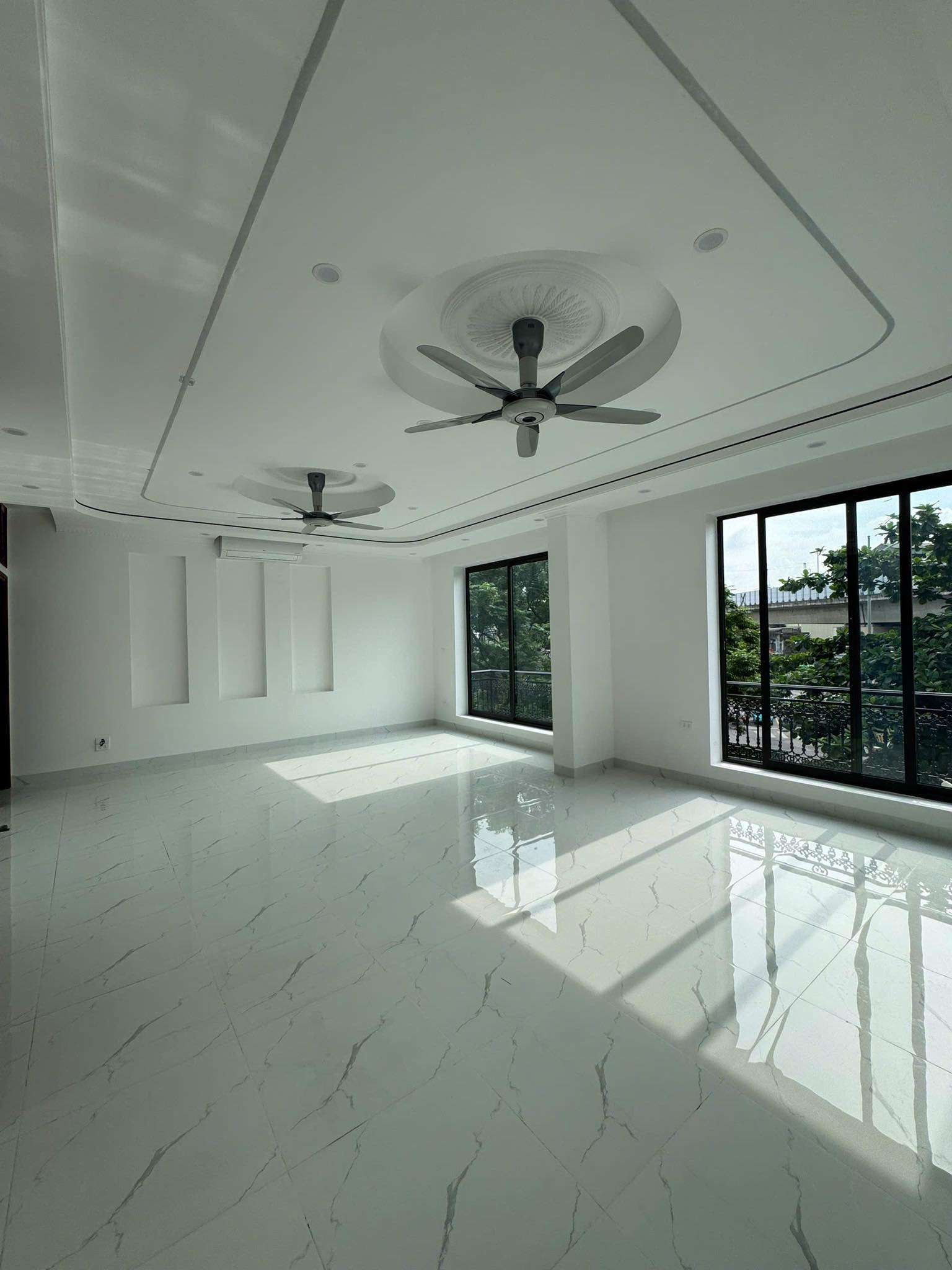 CỰC PHẨM NHÀ MẶT PHỐ QUANG TRUNG HÀ ĐÔNG  - LÔ GÓC - VỈA HÈ 7M - KINH DOANH SẦM UẤT - 5 Ô TÔ TRÁNH - Ảnh 1
