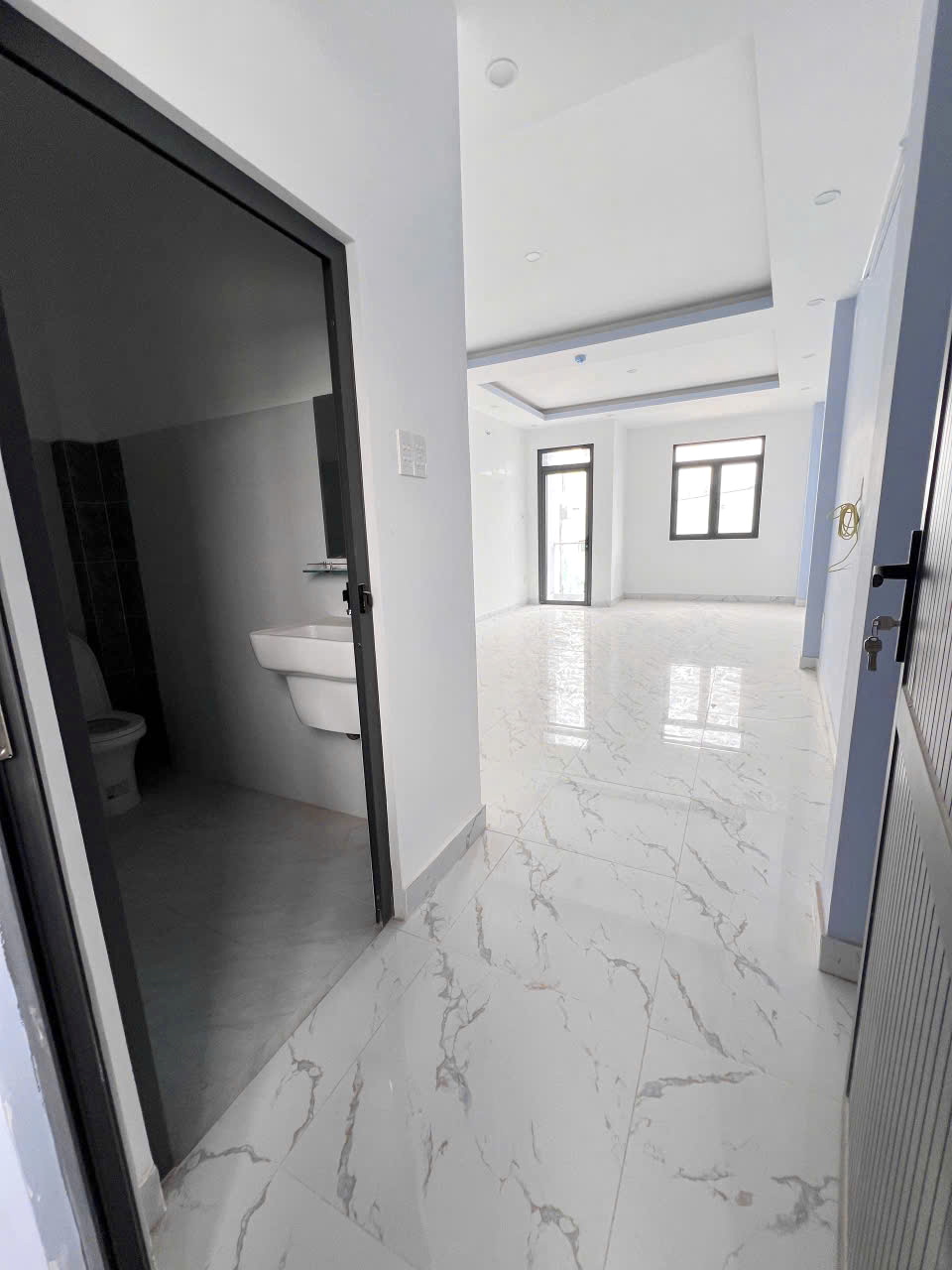 Bán CHDV 5 tầng (12 phòng) có trạm sạc xe điện đường Phạm Thế Hiển P5Q8 - Ảnh 4