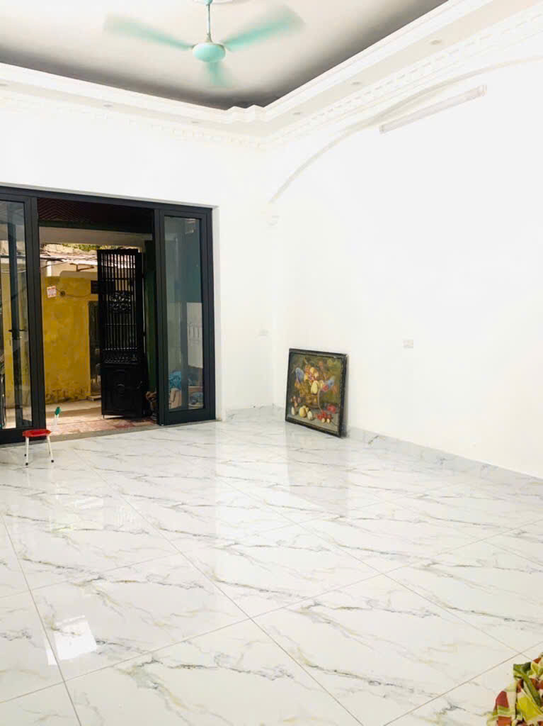 Đường Láng 75m 4 tầng, 7 ngủ, full khách, không quy hoạch chỉ 14,2 tỷ - Ảnh 2