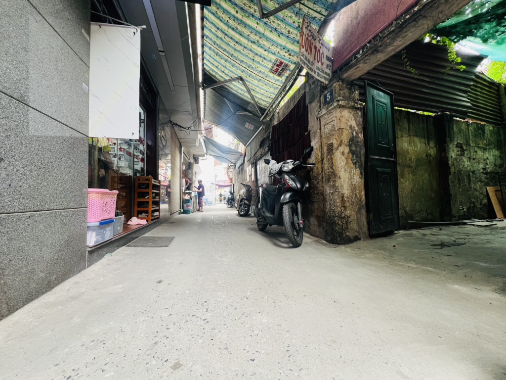 Đường Láng thế đất vàng 84m chỉ 16,5 tỷ, gần mặt đường, sổ chinhs chủ vuông vắn - Ảnh 1