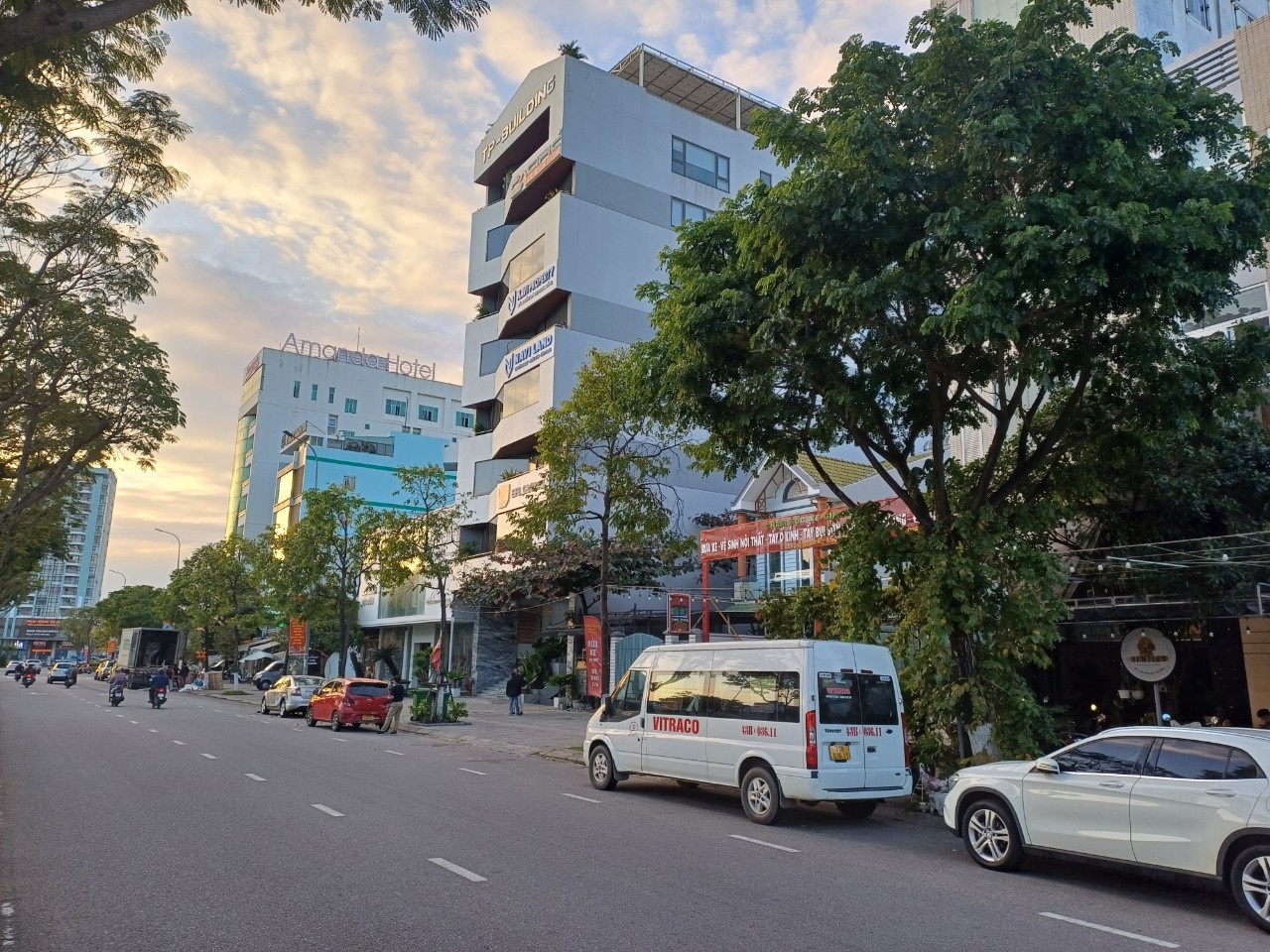 # Mặt Tiền Đường 30 Tháng 4, 160m2, nhà 3 tầng cứng cáp, 7 Phòng rộng, 17.x tỷ - Ảnh 2
