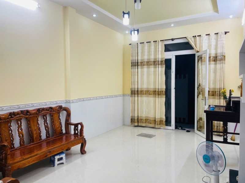 Bán nhà Thủ Đức, Linh Đông, đường Số 40, 70m2, 2 tầng, SH, 4.9 tỷ. LH: 0933125879 - Ảnh 1