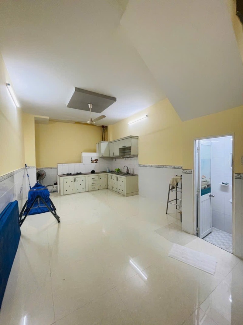 Bán nhà Thủ Đức, Linh Đông, đường Số 40, 70m2, 2 tầng, SH, 4.9 tỷ. LH: 0933125879 - Ảnh 3