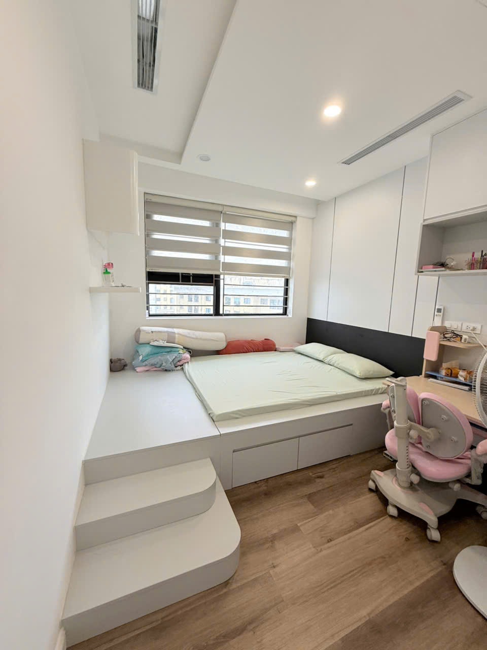 BÁN GẤP CĂN HỘ 165M2, LÔ GÓC 3 THOÁNG TẦNG CAO 4PN,3WC NỘT THẤT THIỆN ĐẠI ĐT 0889127186 - Ảnh 4