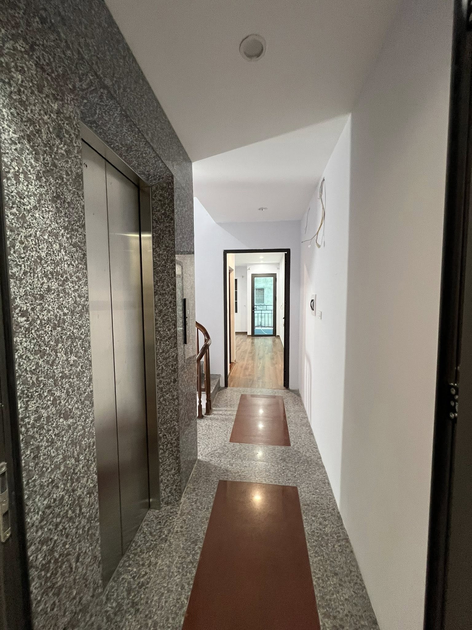 NHÀ ĐẸP, NGÕ 99 VÕ CHÍ CÔNG, XUÂN LA, TÂY HỒ-KD- TM: 51M X7T, MT 3,8M, GIÁ 12,9 TỶ. - Ảnh 2