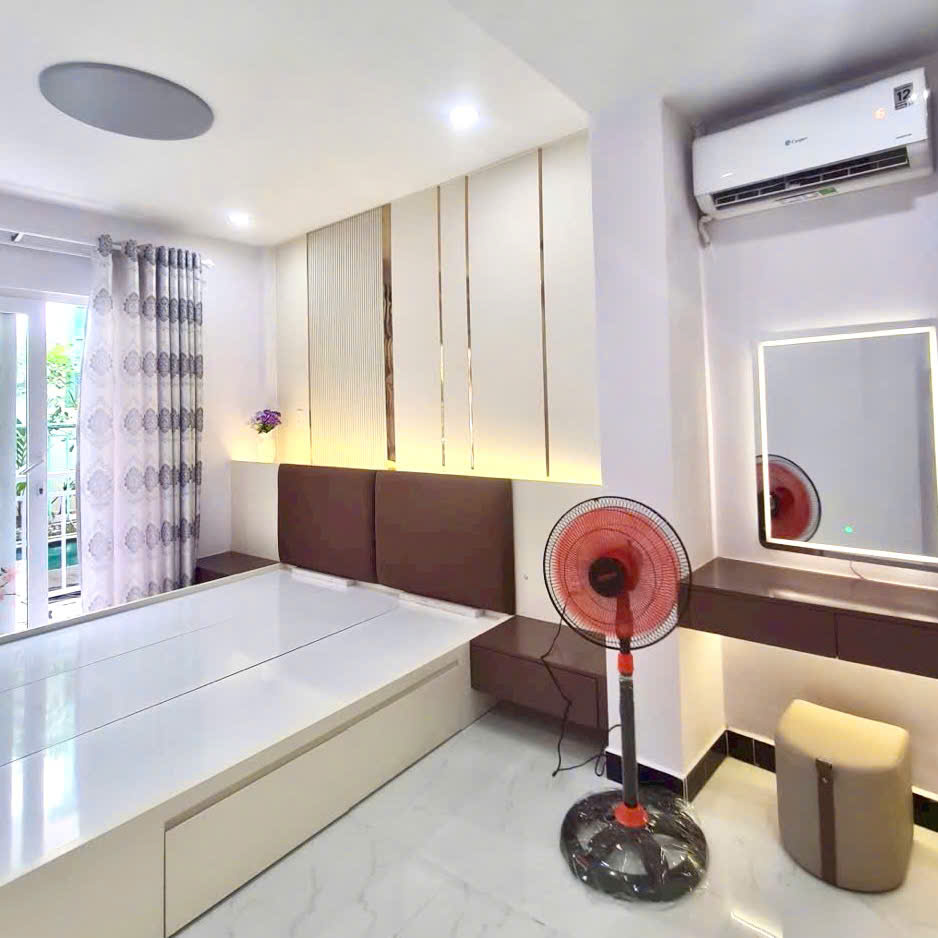 4 Tỷ nhỉnh: Cầu vượt 3/2 Quận 10 - Căn góc 2 view 3 Phòng ngủ 4 Tầng Full nội thất. VŨ 0933910039 - Ảnh 2