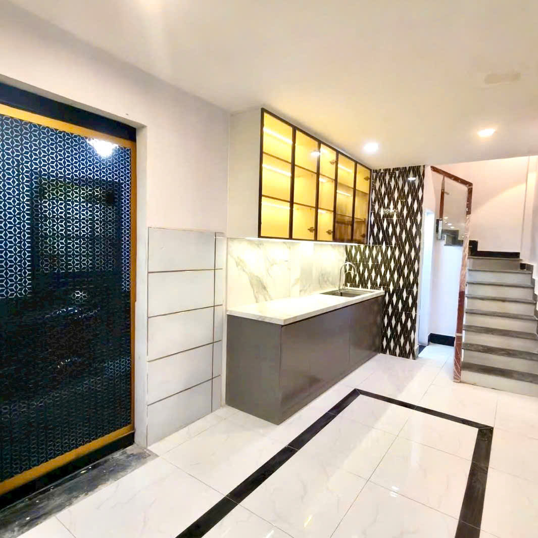 4 Tỷ nhỉnh: Cầu vượt 3/2 Quận 10 - Căn góc 2 view 3 Phòng ngủ 4 Tầng Full nội thất. VŨ 0933910039 - Ảnh 3