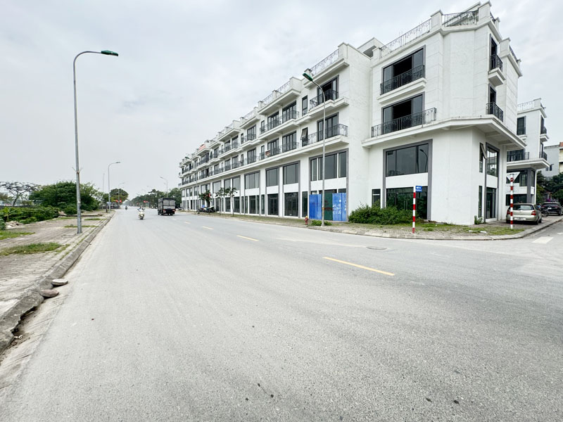 Cần bán 76,1m2 Shophouse Metropolitan - Nguyễn Mậu Tài. Hai mặt đường trước sau, view Quảng Trường - Ảnh 3