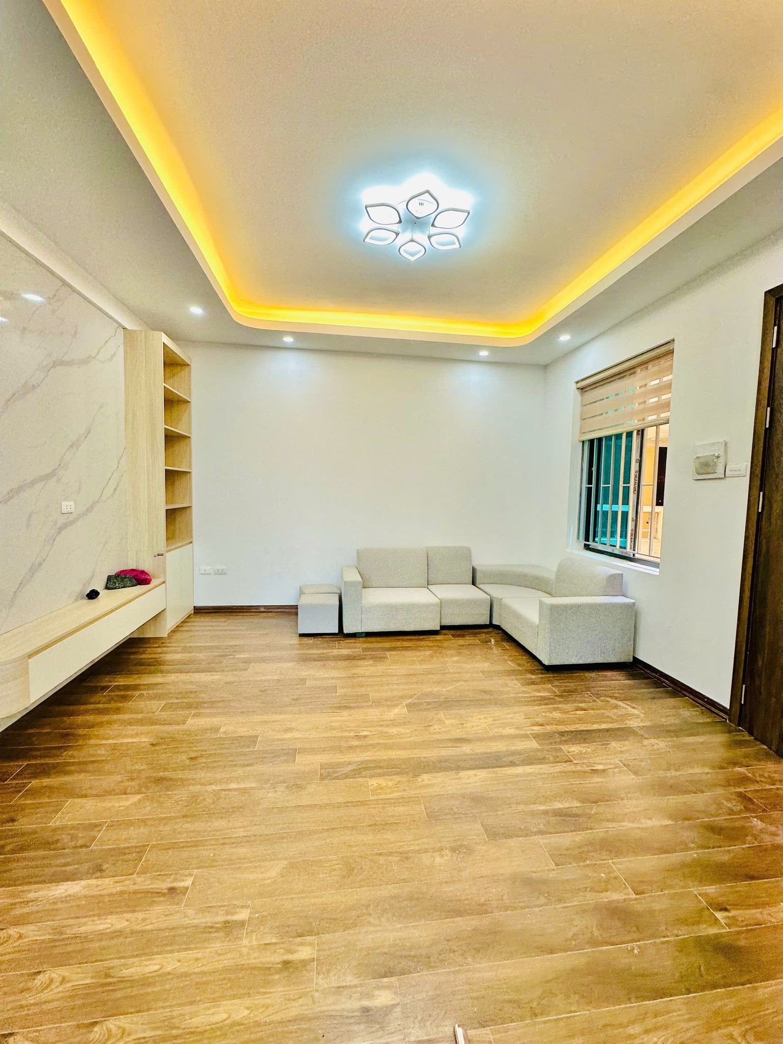 CỰC HIẾM CHCC ĐỊNH CÔNG 2 NGỦ 2 WC VIEW HỒ FULL NỘI THẤT ĐẸP LONG LANH SDCC CHỈ 4.2 TỶ - Ảnh chính