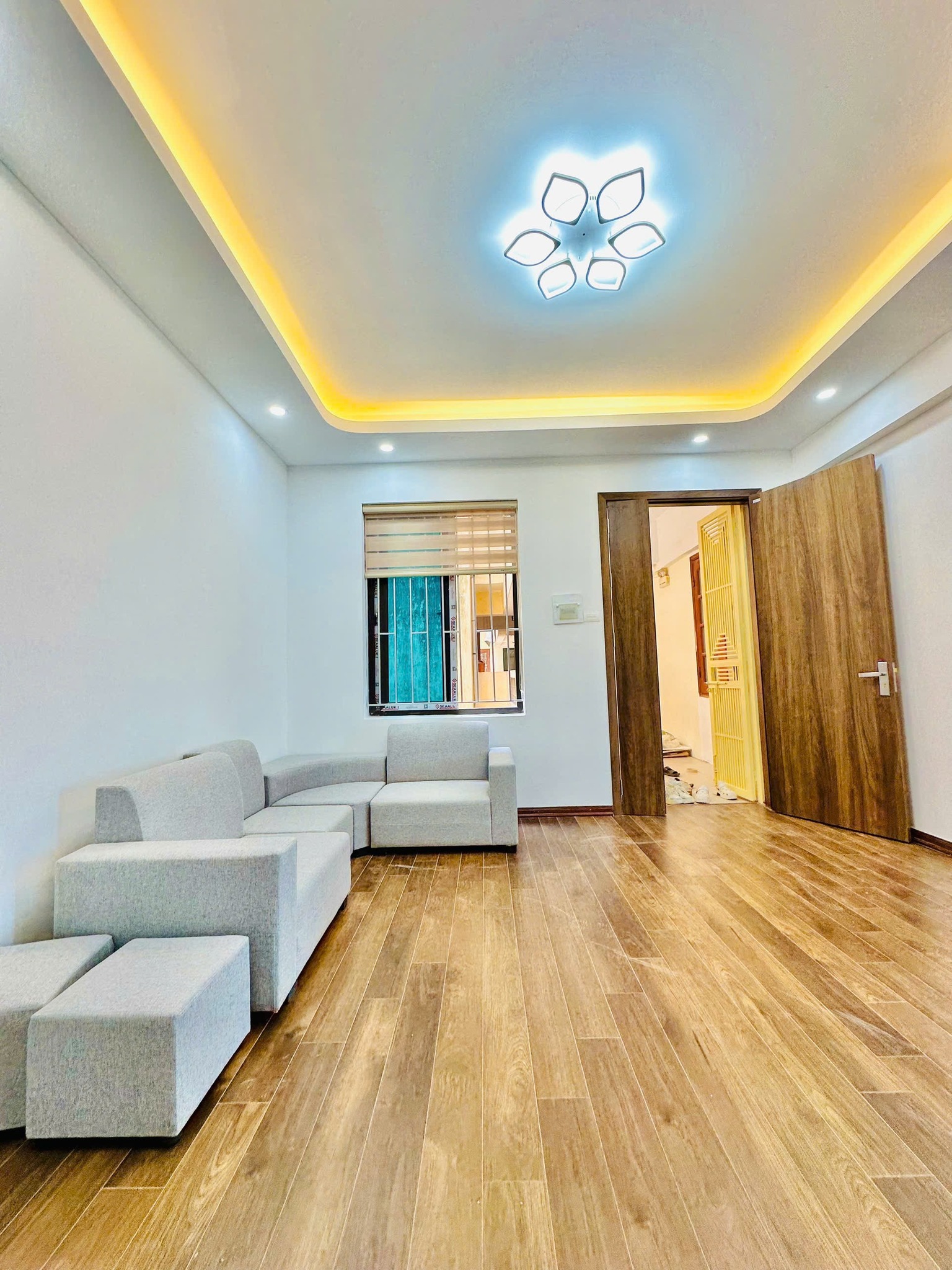 CỰC HIẾM CHCC ĐỊNH CÔNG 2 NGỦ 2 WC VIEW HỒ FULL NỘI THẤT ĐẸP LONG LANH SDCC CHỈ 4.2 TỶ - Ảnh 1