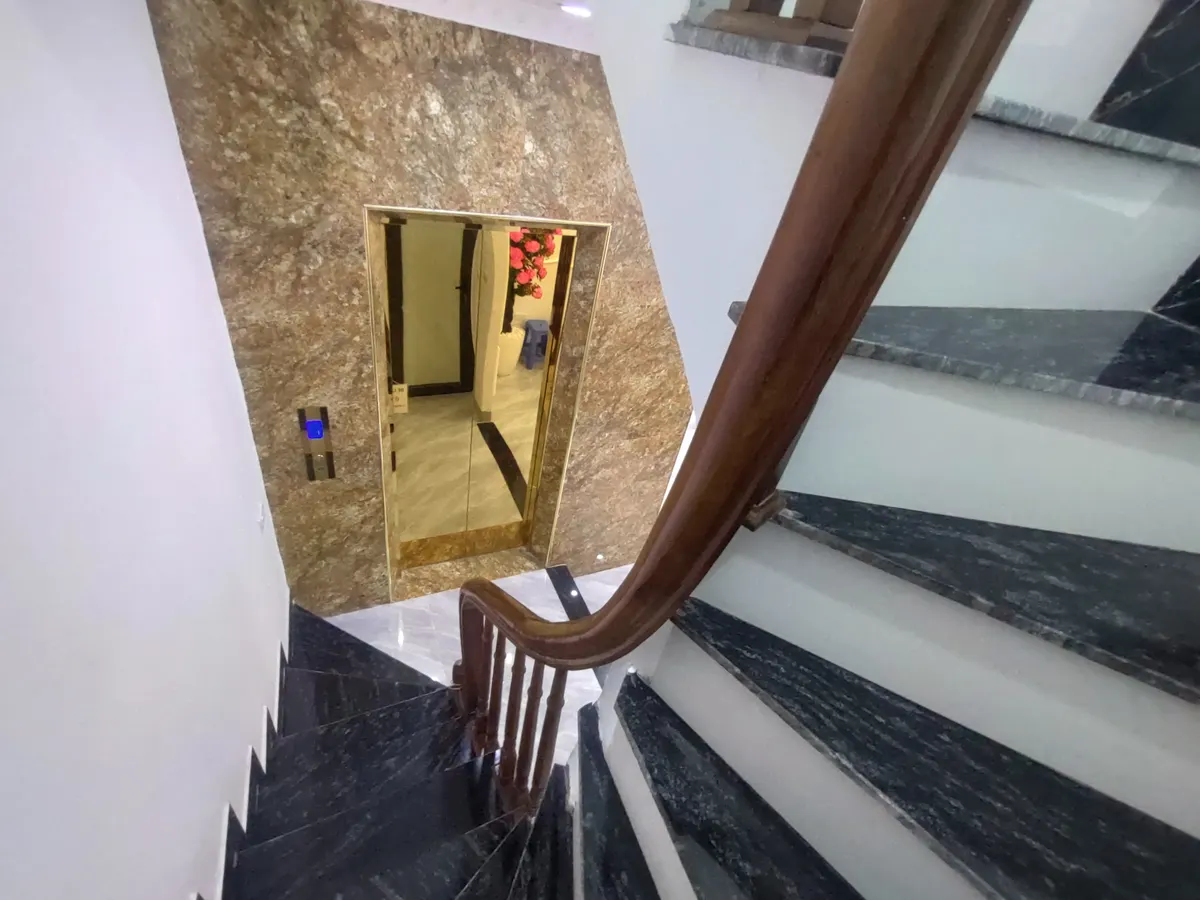 Bán nhà đẹp Pháo Đài Láng , 6 tầng Thang Máy 46m Giá nhỉnh 8 tỷ - Ảnh 2