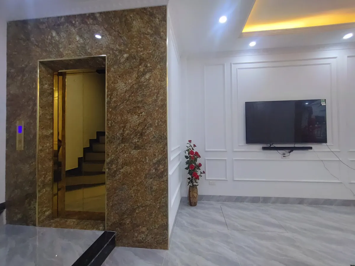 Bán nhà đẹp Pháo Đài Láng , 6 tầng Thang Máy 46m Giá nhỉnh 8 tỷ - Ảnh 1