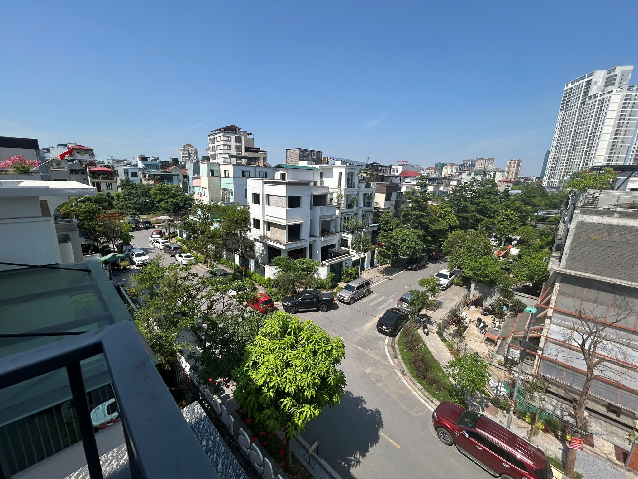 Bán biệt thự VIP phố Trường Chinh, lô góc, vỉa hè, gara, ô tô tránh, kinh doanh, an sinh tuyệt vời. - Ảnh 2