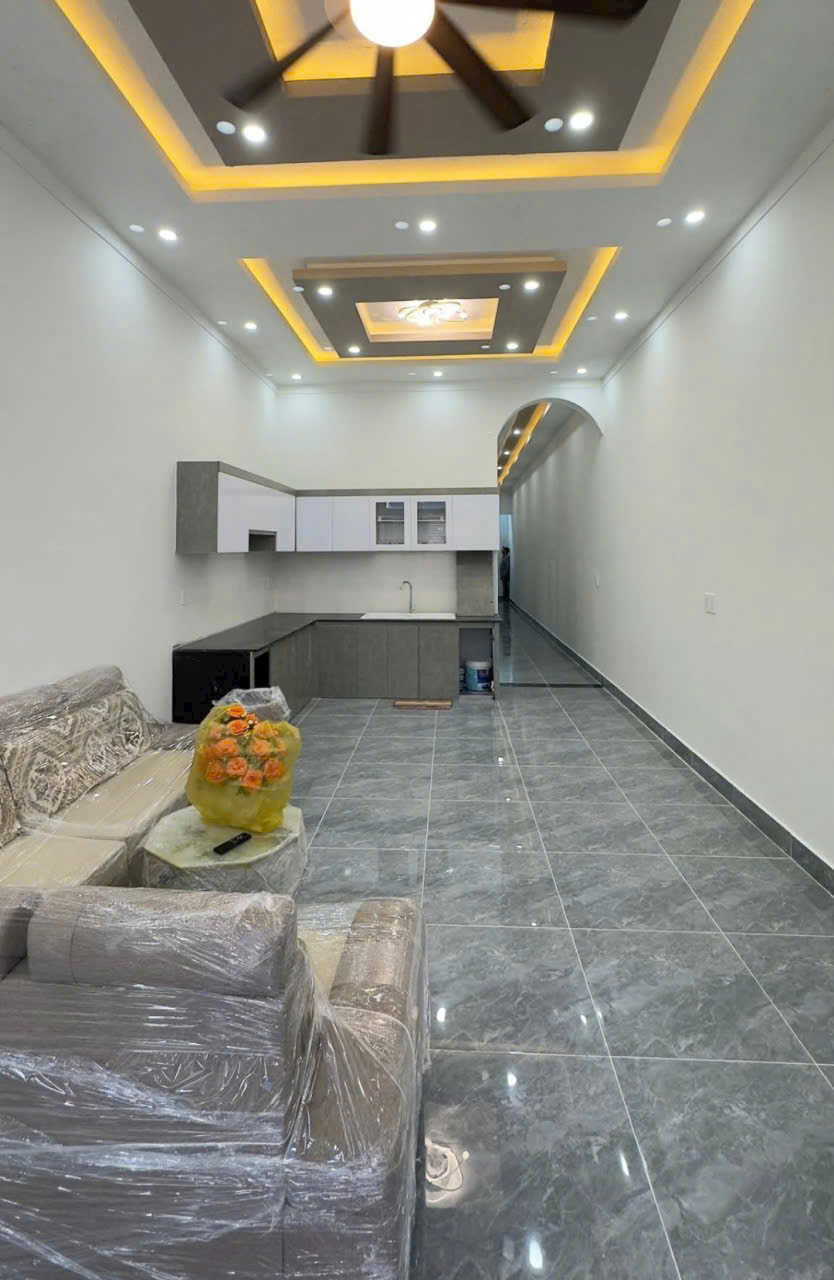 HOT! Nhà SR, sân oto, 3pn, đẹp lung linh gần chợ Thanh Hoá, chỉ 2 tỷ150 - Ảnh 1
