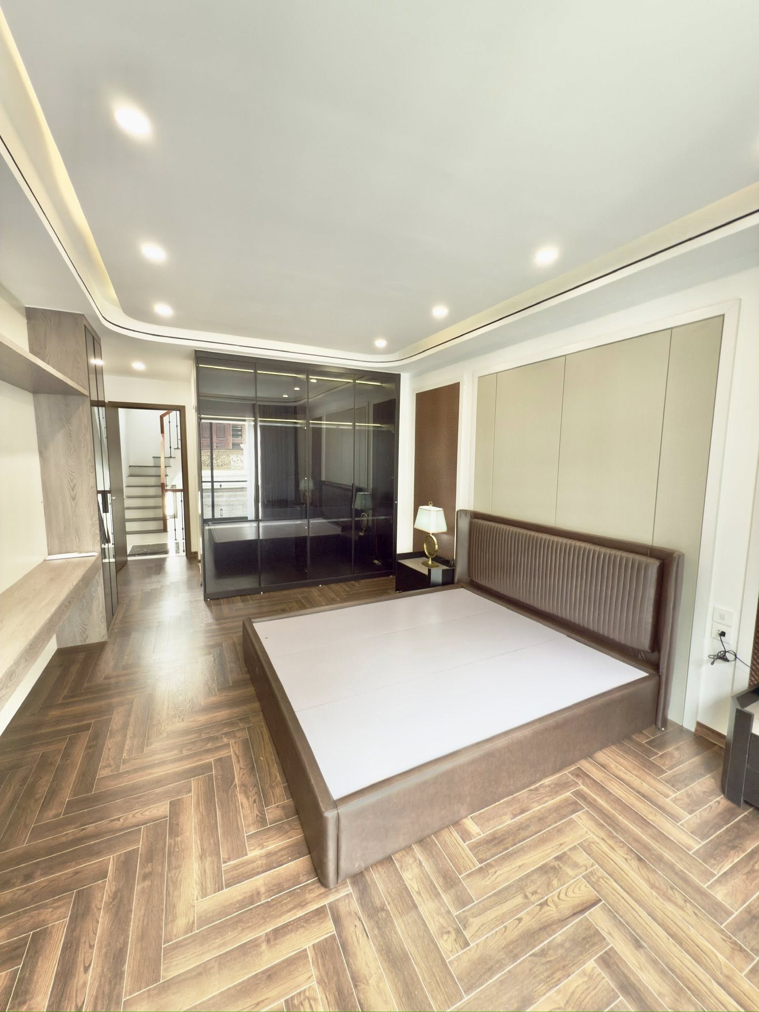 Bán Gấp Nhà Ngõ 158 Nguyễn Sơn, Bồ Đề, 45m2, 6 tầng, gara ô tô, thang máy, Full đồ - Ảnh 3