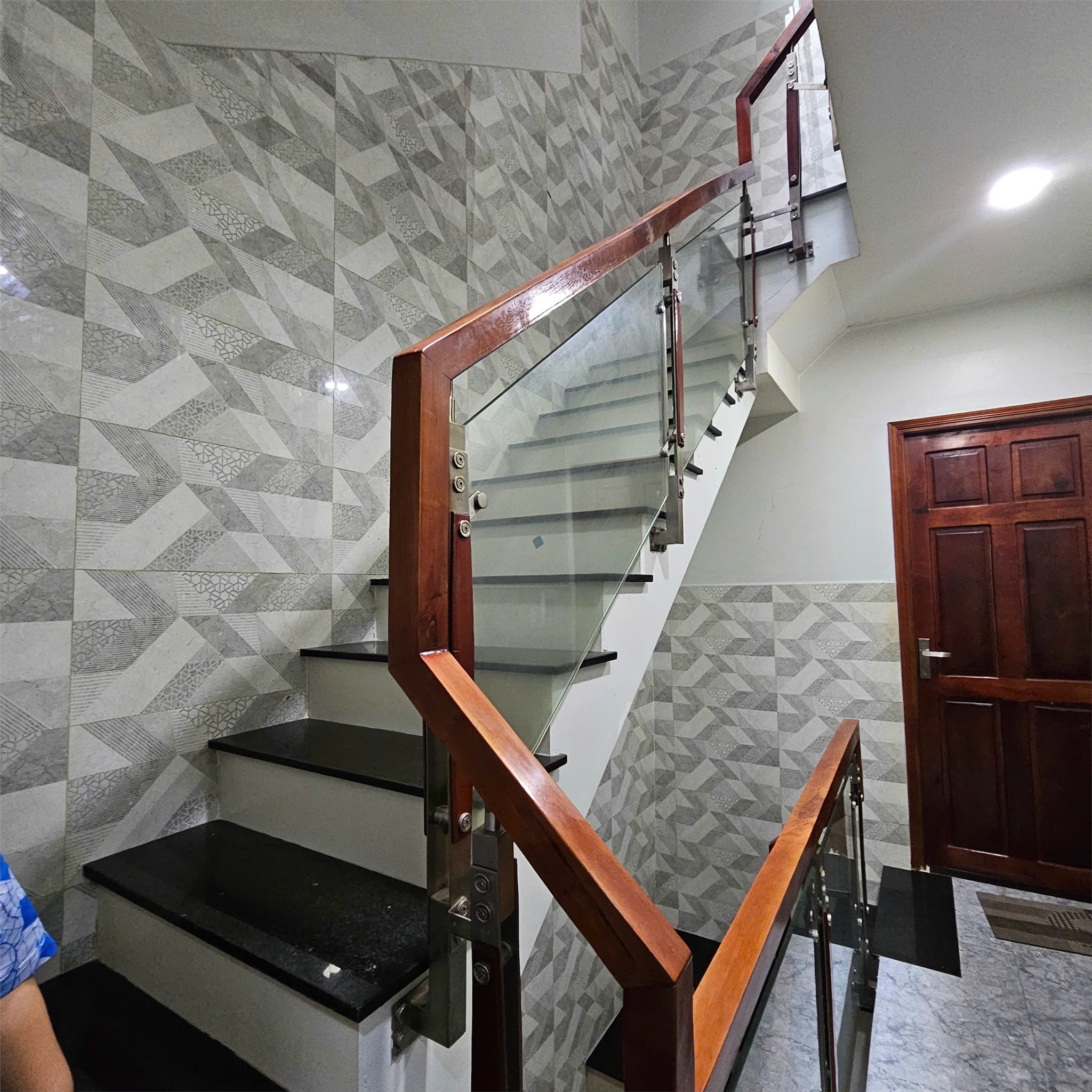 Tiêu đề: CẦN BÁN NHANH nhà 5 tầng thuận tiện kinh doanh hẻm 122 Phú Định, phường Phú Định, Quận 8 cũ - Ảnh 3