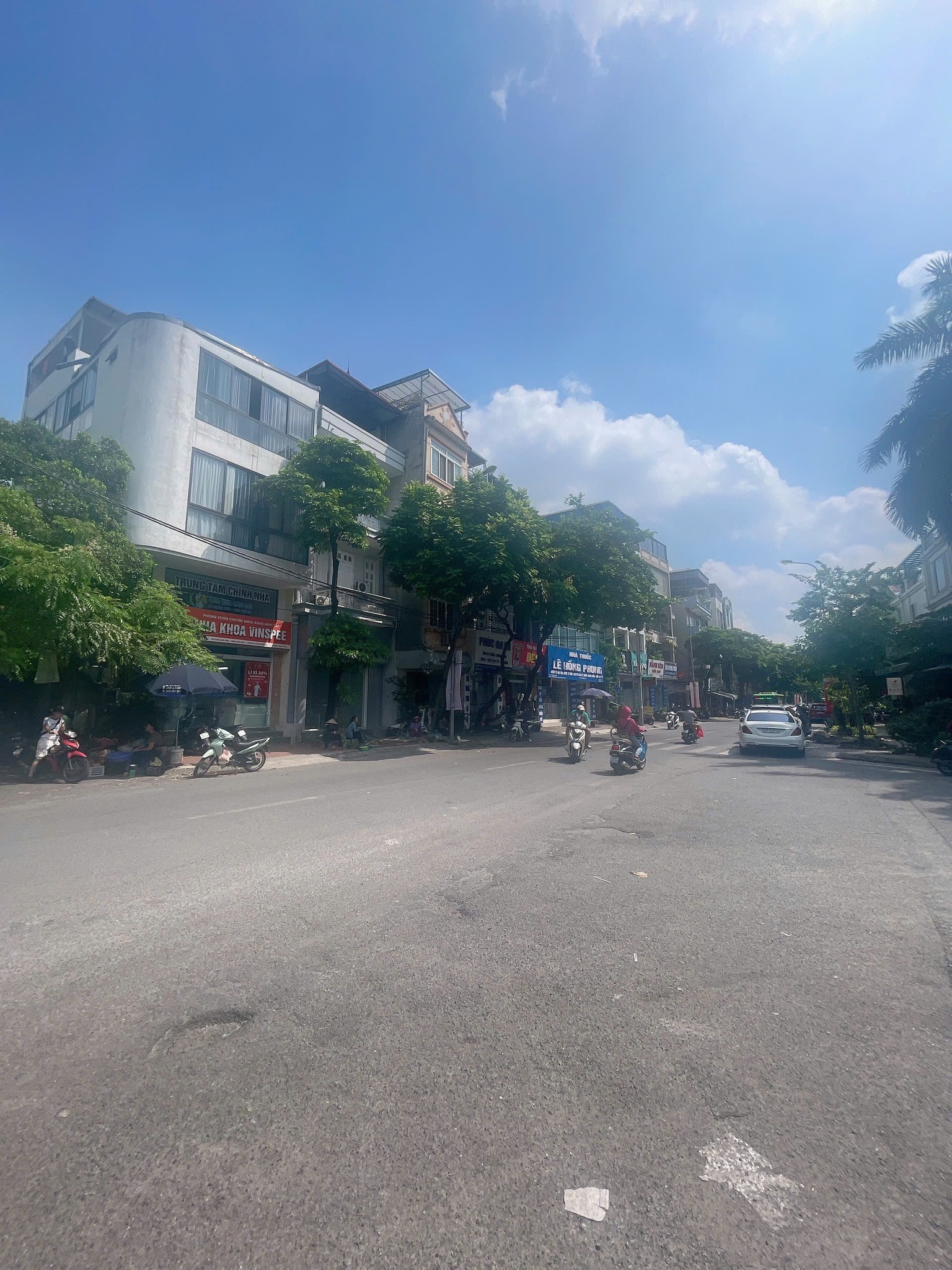 HÓT HÒN HỌT BÁN GẤP NHÀ MẶT PHỐ LÊ HÔNG PHONG ,HÀ ĐÔNG VỈA HÈ LÔ GÓC 3 Ô TÔ TẢI TRÁNH ĐỖ , KINH - Ảnh 1