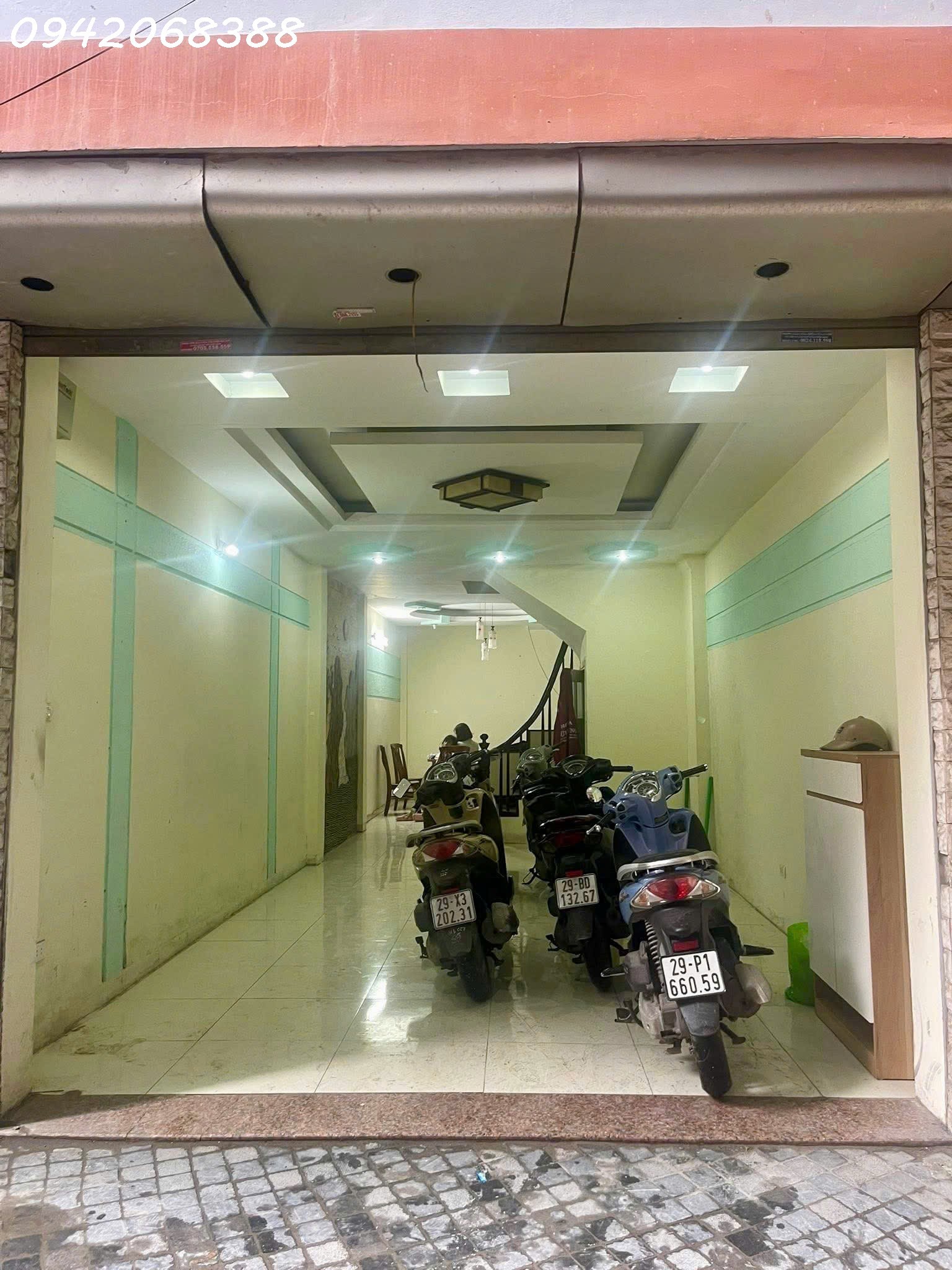 bán gấp nhà Linh Quang, Văn Chương, Đống Đa, 55m2, nhà 5 tầng, oto đậu cửa, kinh doanh cực tốt. - Ảnh 1