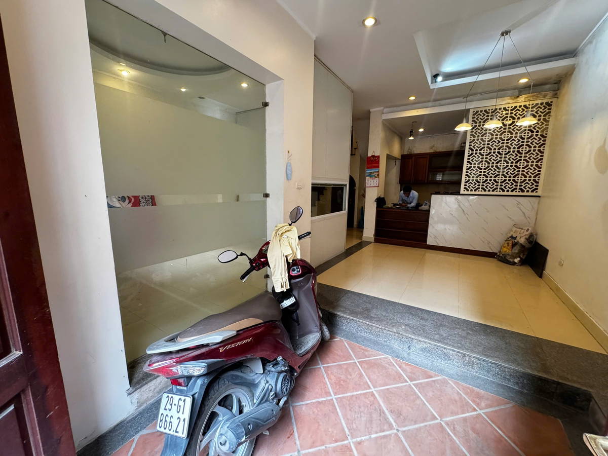 Bán nhà Đa Sỹ 55mx3 tầng, gần Ô tô, ngõ 3 gác giá 5.68 tỷ. - Ảnh 1