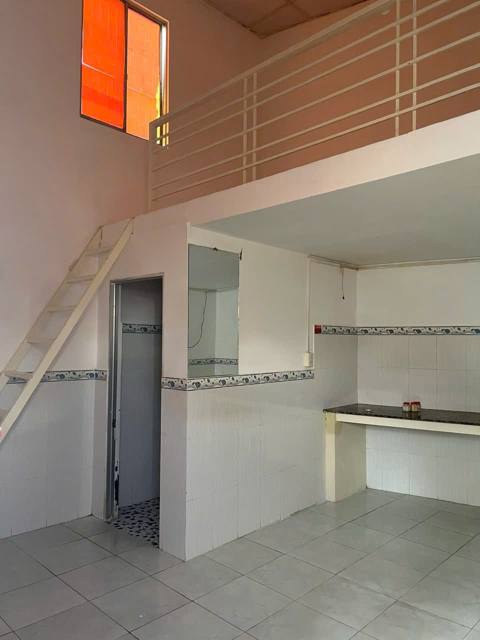 BÁN NHÀ TẶNG KÈM 3 PHÒNG TRỌ TẠI LƯ CẤM, NGỌC HIỆP, NHA TRANG. - Ảnh 2