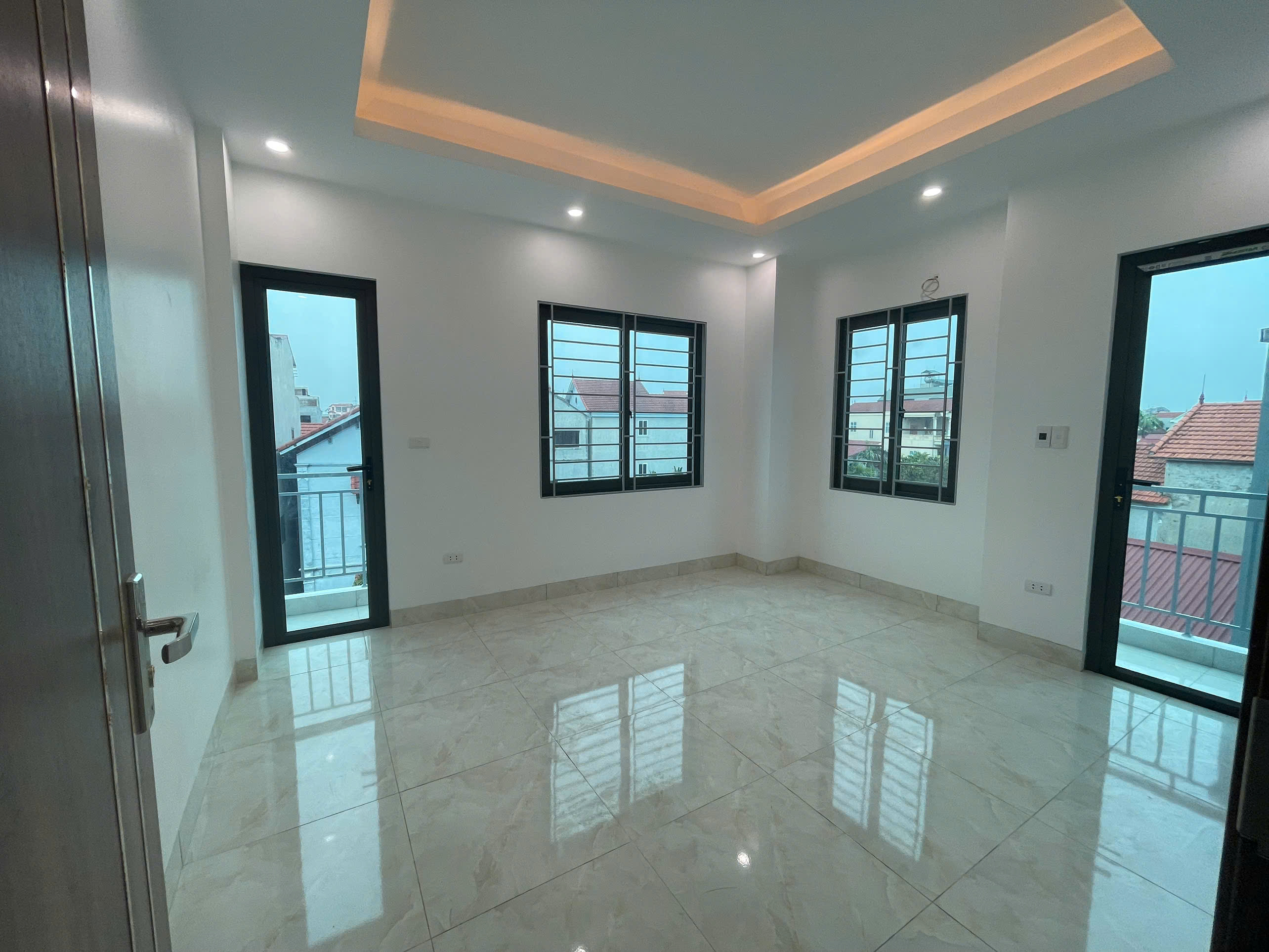 Hiếm!!!! Thượng Cát Nhà Mới 5 Tầng Lô Góc Thang Máy Oto VF3  43m2x5TxMT4m Chỉ 5.85 tỷ - Ảnh 2