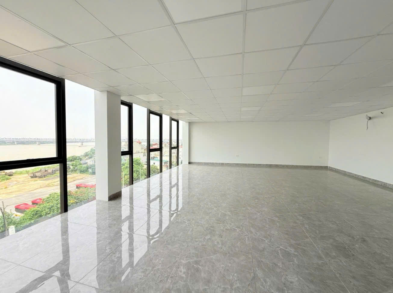 BÁN TÒA VĂN PHÒNG MẶT PHỐ VÍP - Ô TÔ TRÁNH VỈA HÈ KINH DOANH - 8 TẦNG THANG MÁY -VIEW TRIỆU ĐÔ - Ảnh 2