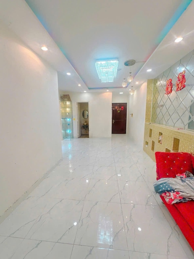 Bán chung cư Nguyễn Chí Thanh - 62m2, 2PN - thang máy, view đẹp - đã có sổ hồng - hơn 3 tỷ - Ảnh chính
