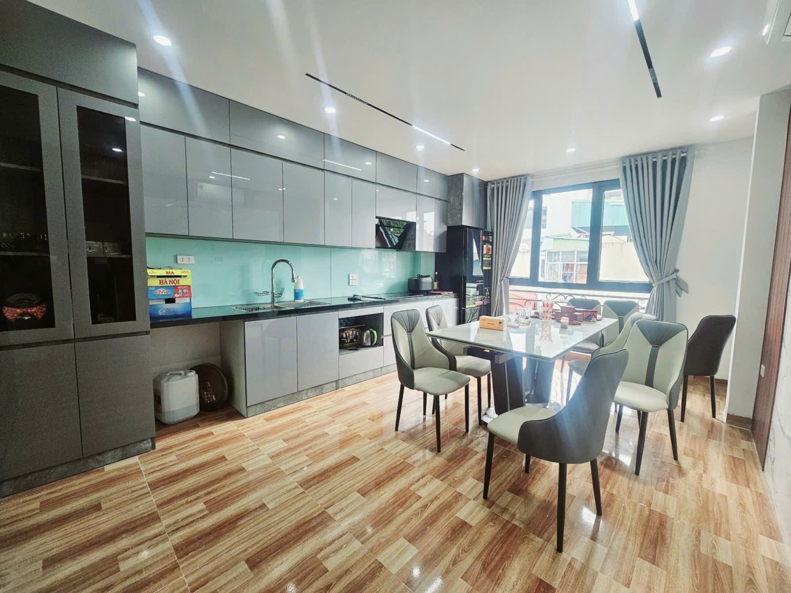 Siêu phẩm lô góc Hoàng Hoa Thám – 55m² 4 tầng, MT 6m – Nhà đẹp full nội thất, chỉ 8.6 tỷ! lh - Ảnh 1