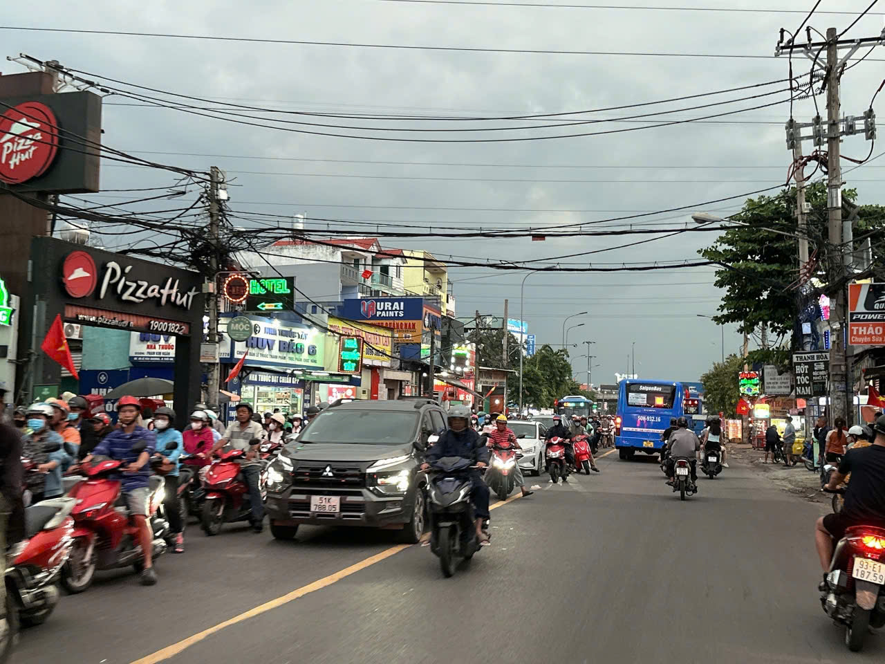 Nhà mặt tiền LÔ GÓC ngang 6.3m KD đỉnh làm SHOWROOM 169m2 gần Lê Văn Khương chỉ 12.2 tỷ. - Ảnh 1