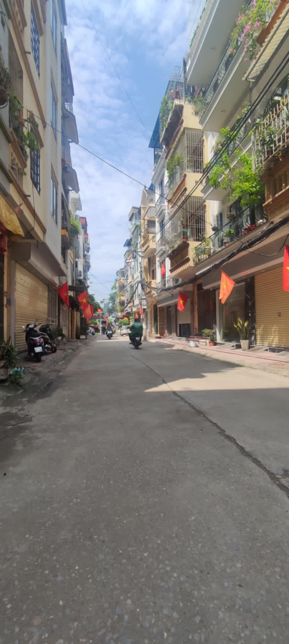 🔥 CHỈ DUY NHẤT 1 CĂN NHÀ - ÔNG CHỦ DÂN XÂY DỰNG XÂY TÂM HUYẾT - 5TẦNG - MỖ LAO HÀNG XÓM VĂN QUÁN - - Ảnh 1