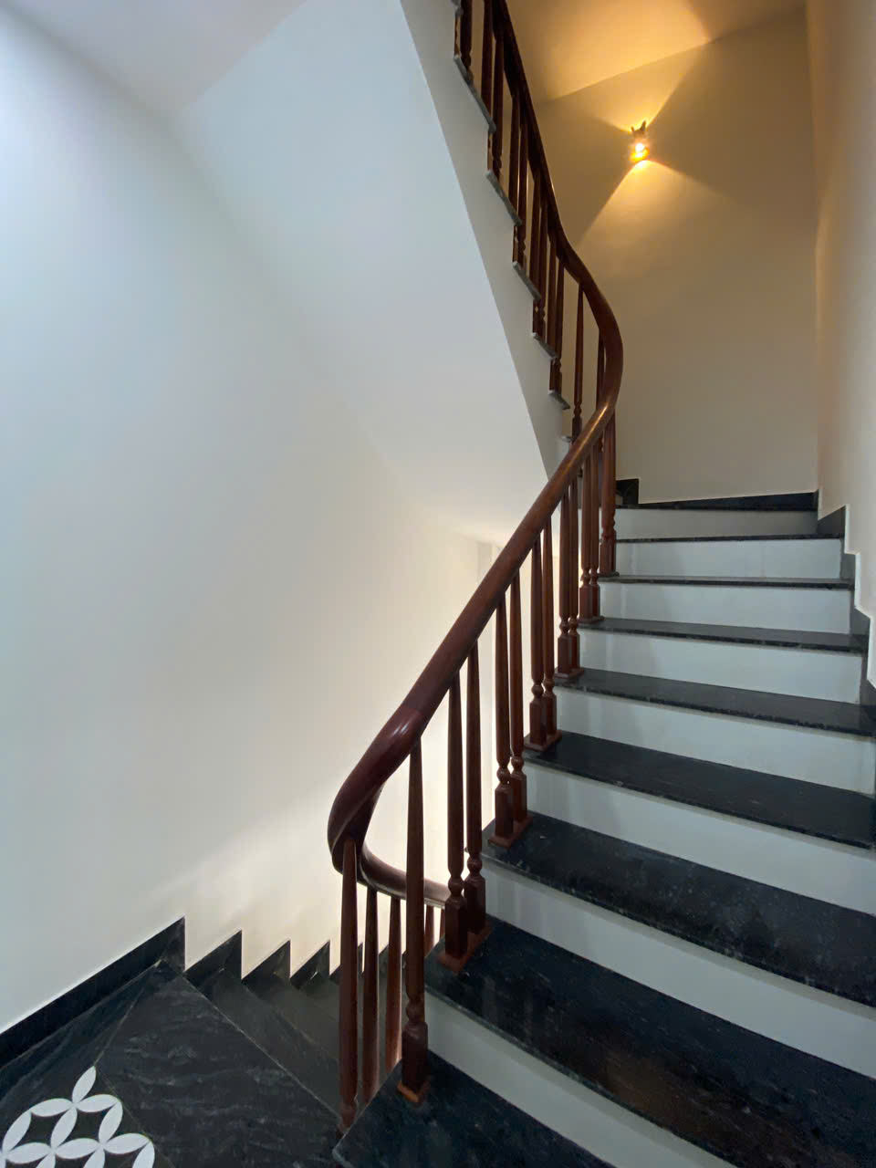 Bán nhà xây mới 5 tầng – DT 31m², MT 4m, Phúc Lợi Long biên - Ảnh 2